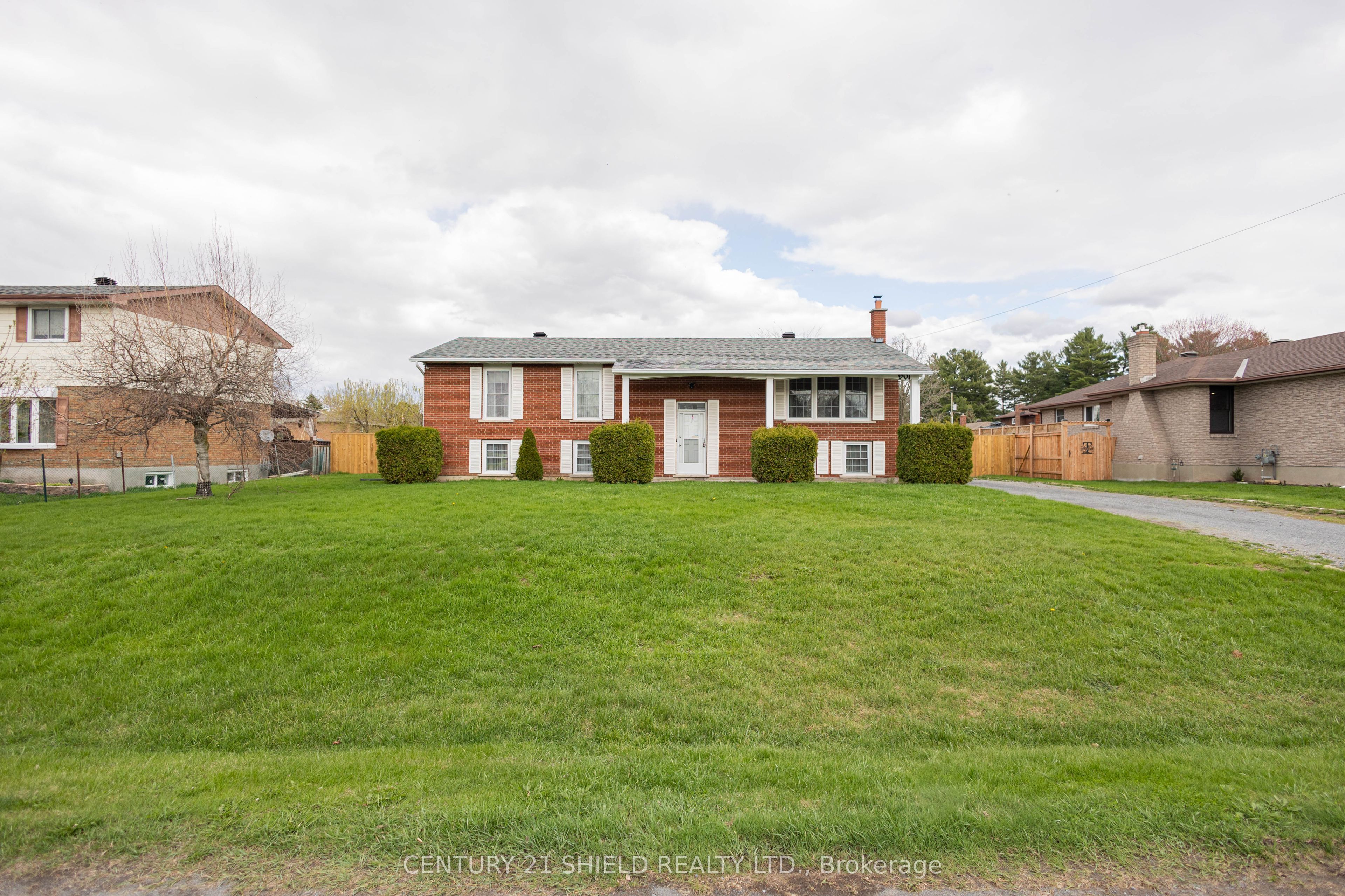 901 Laflin Street, Cornwall, ON K6J 5J3