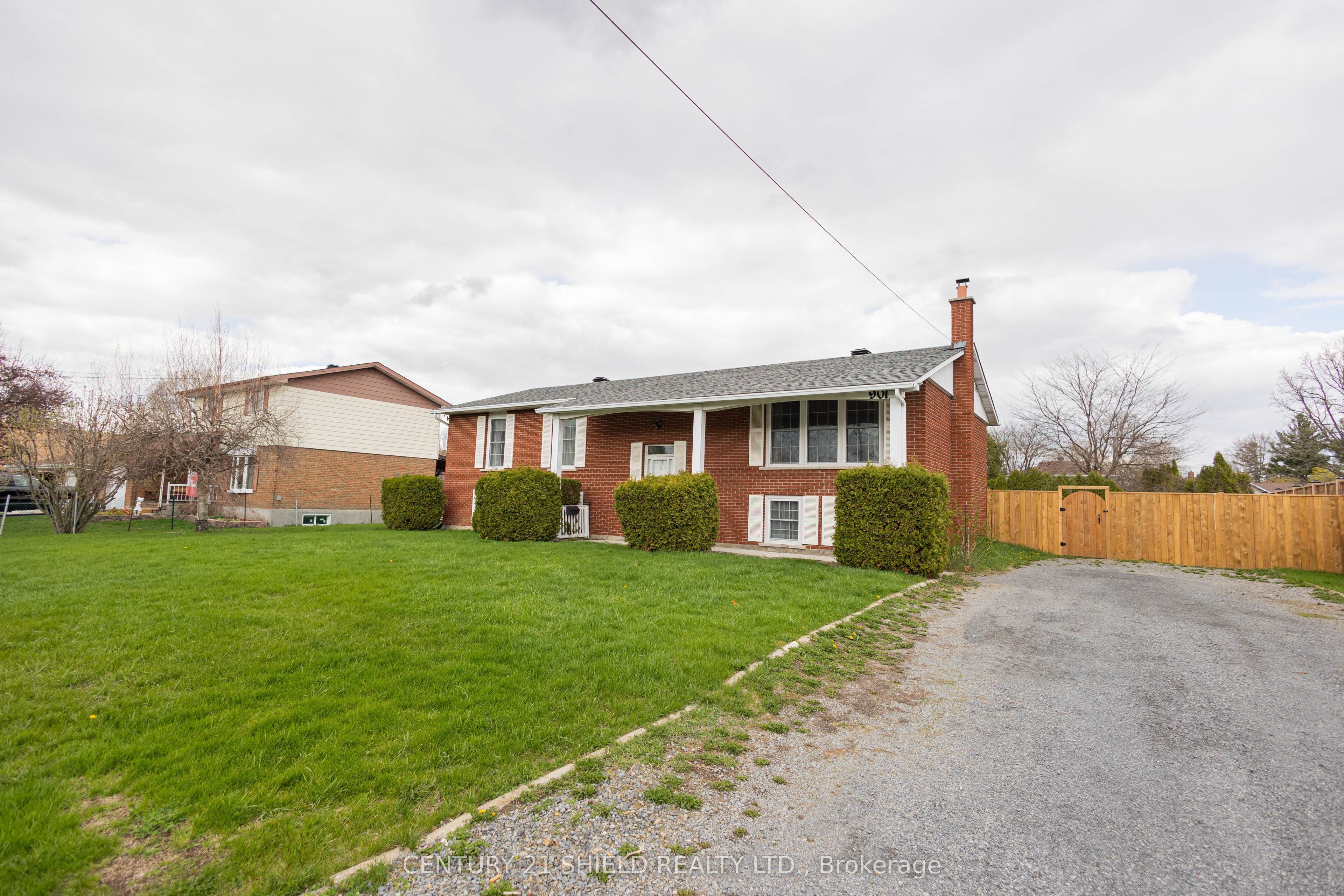 901 Laflin Street, Cornwall, ON K6J 5J3 photo 3