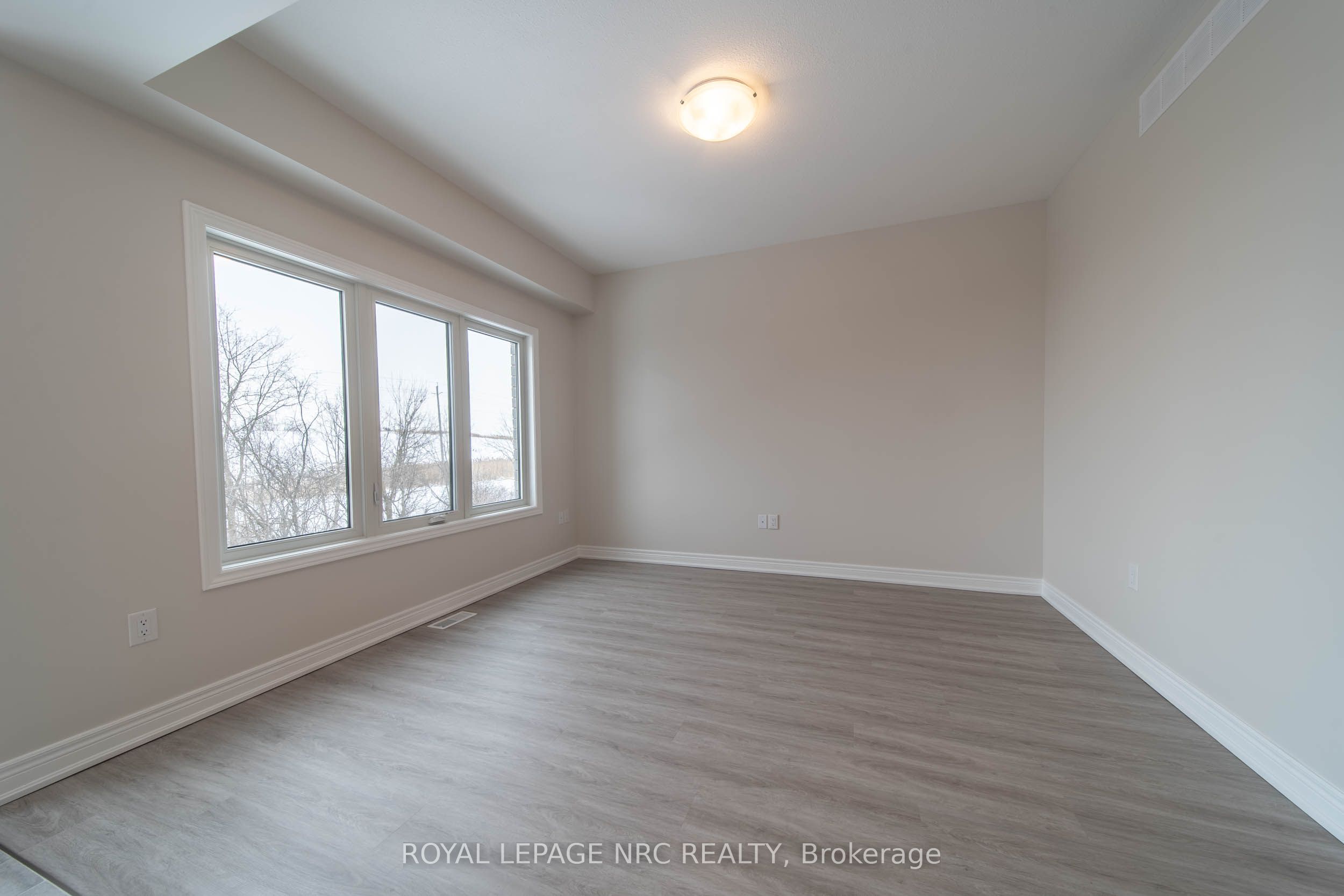 52 Willson Drive, Thorold, ON L2V 0G7 photo 5