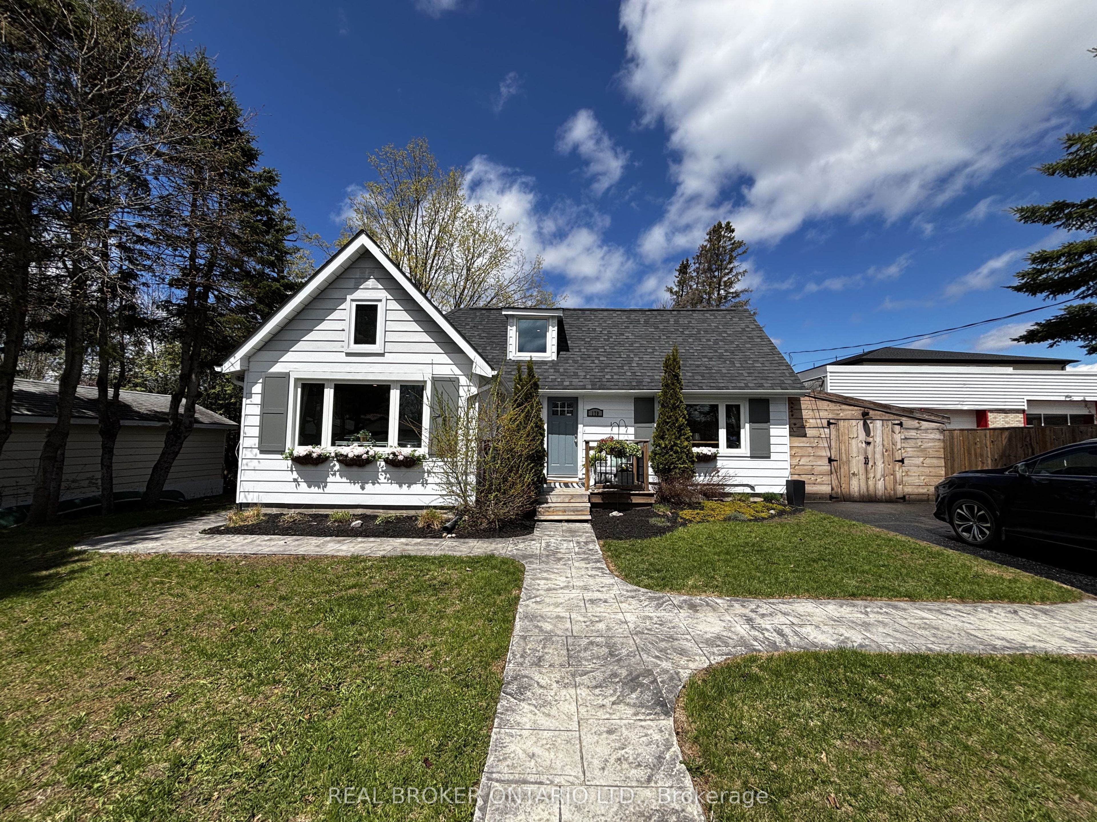 170 George Street, Gravenhurst, ON P1P 1E7 photo 2