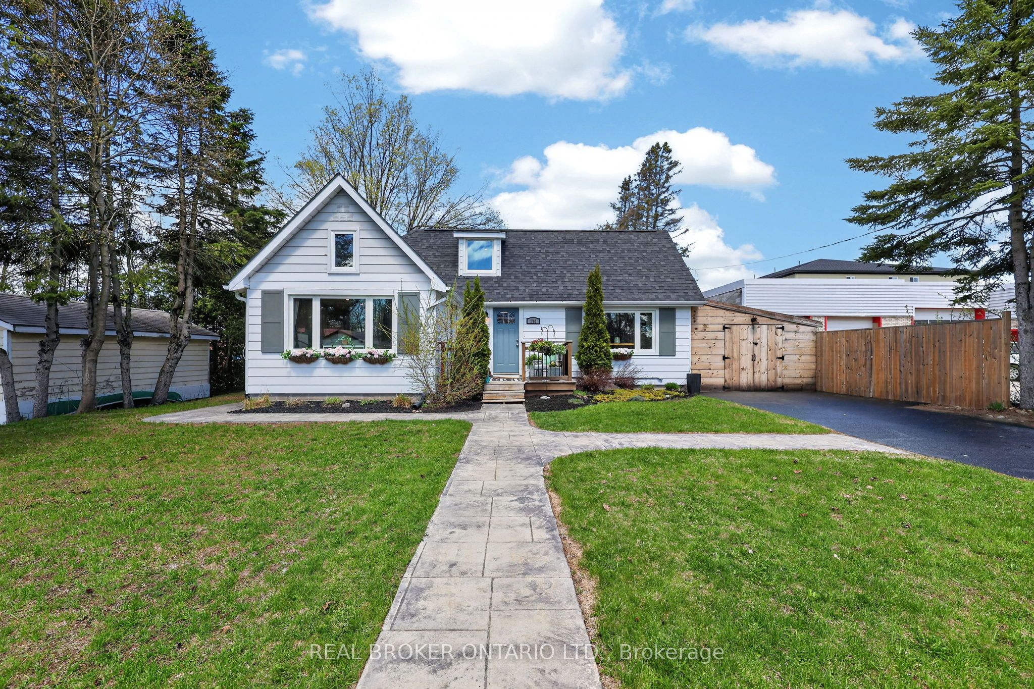 170 George Street, Gravenhurst, ON P1P 1E7 photo 3