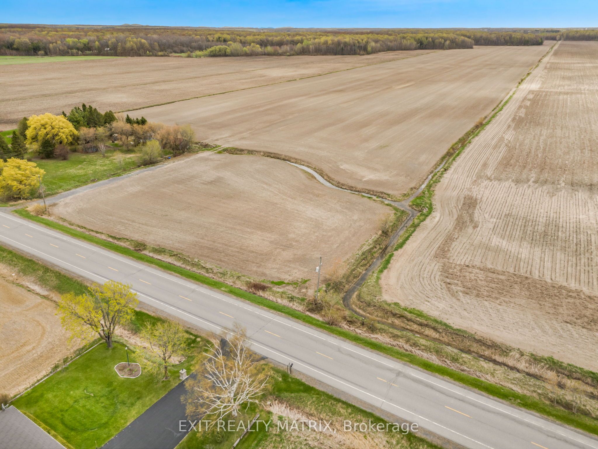 000 County Rd 18 Road, East Hawkesbury, ON K0B 1M0 photo 4
