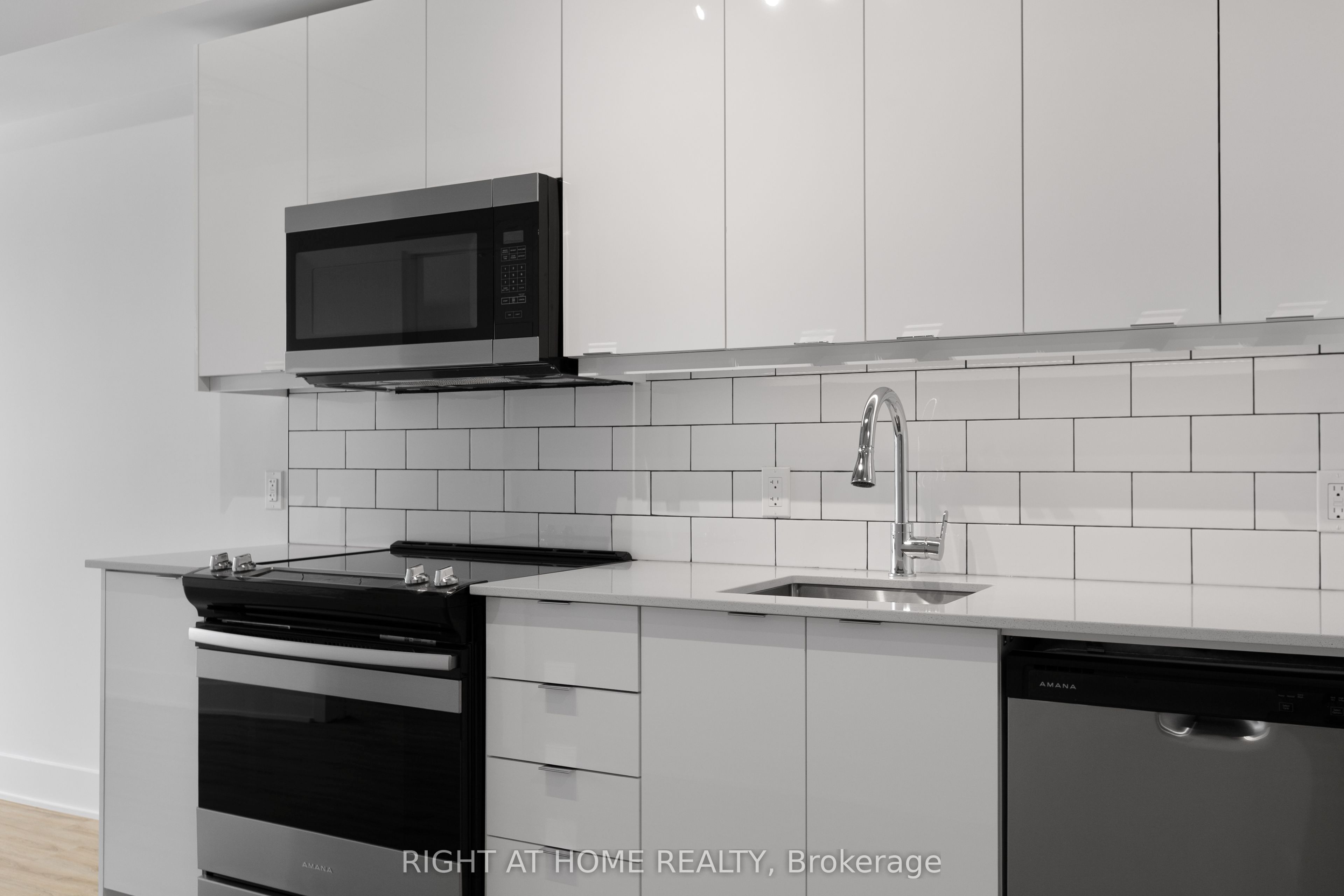 377 Winona Avenue 310, Westboro - Hampton Park, ON K1Z 5H8 photo 4