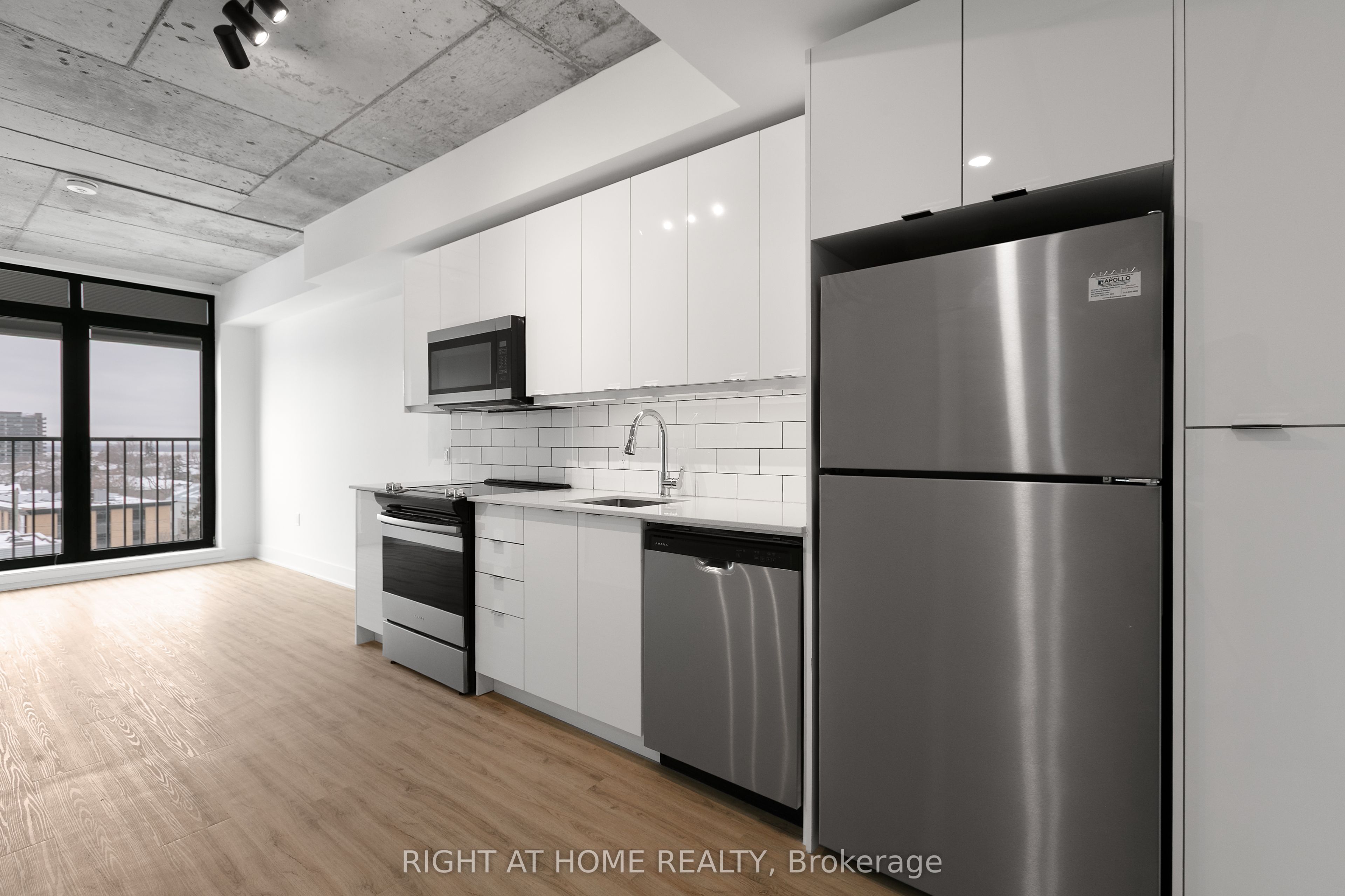 377 Winona Avenue 311, Westboro - Hampton Park, ON K1Z 5H8 photo 3