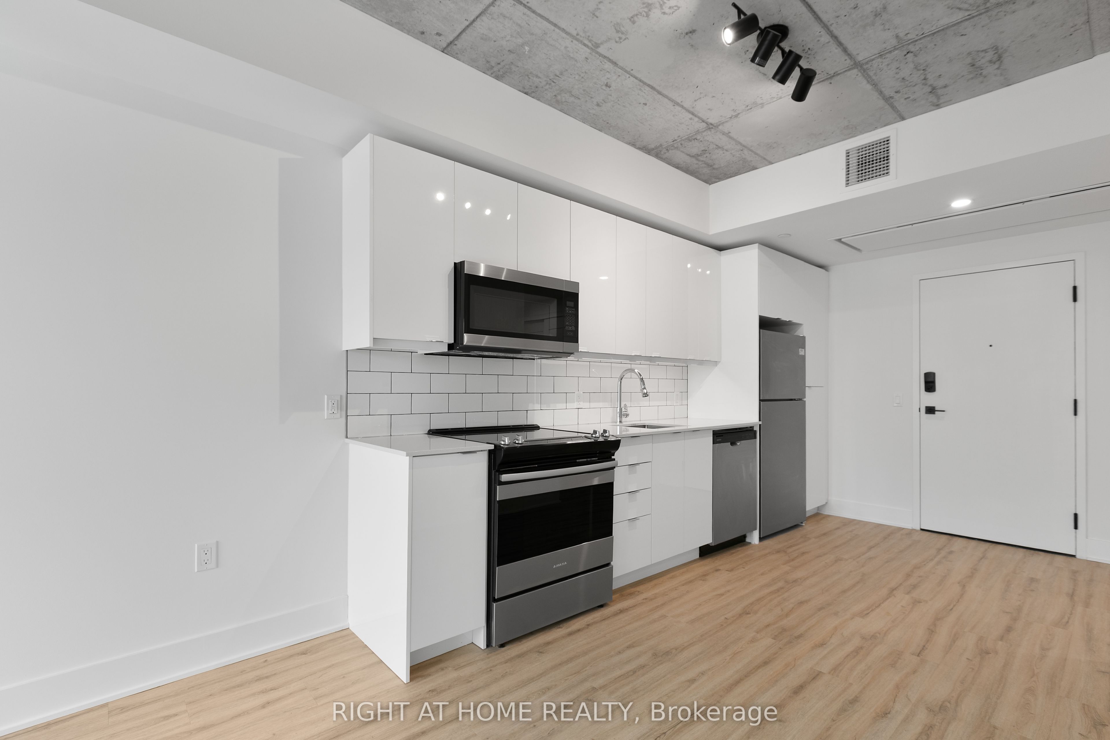 377 Winona Avenue 405, Westboro - Hampton Park, ON K1Z 5H8 photo 4