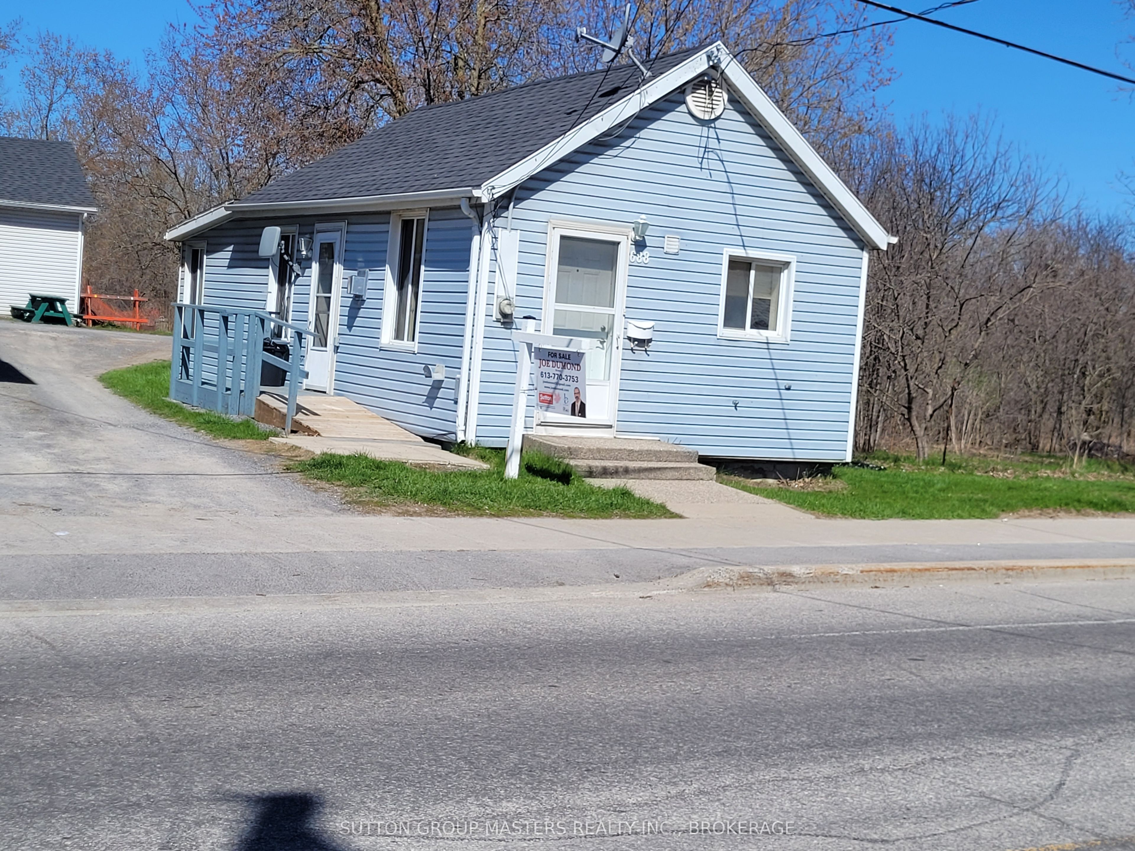 688 Montreal Street, Kingston, ON K7K 3J4