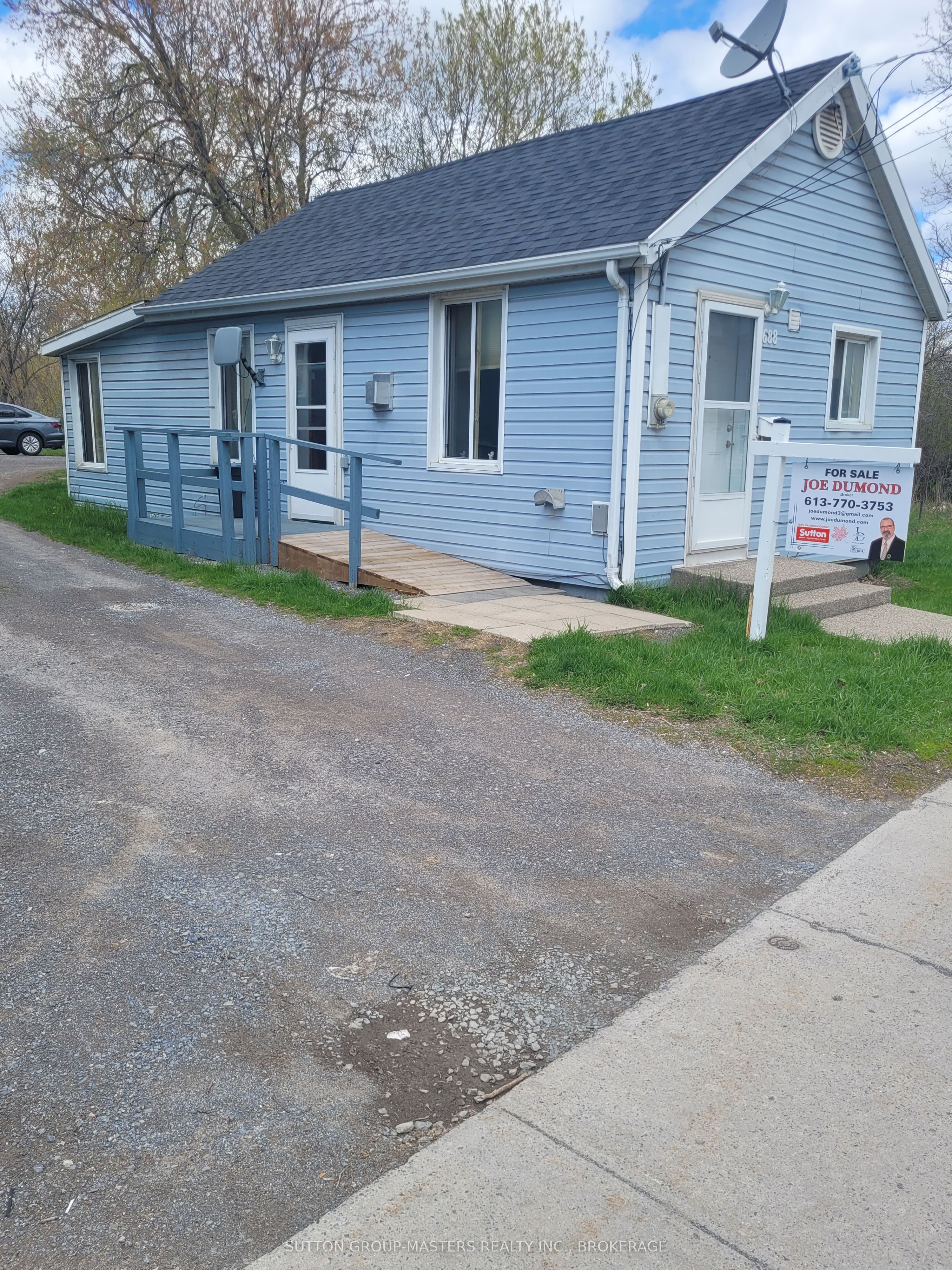 688 Montreal Street, Kingston, ON K7K 3J4 photo 2