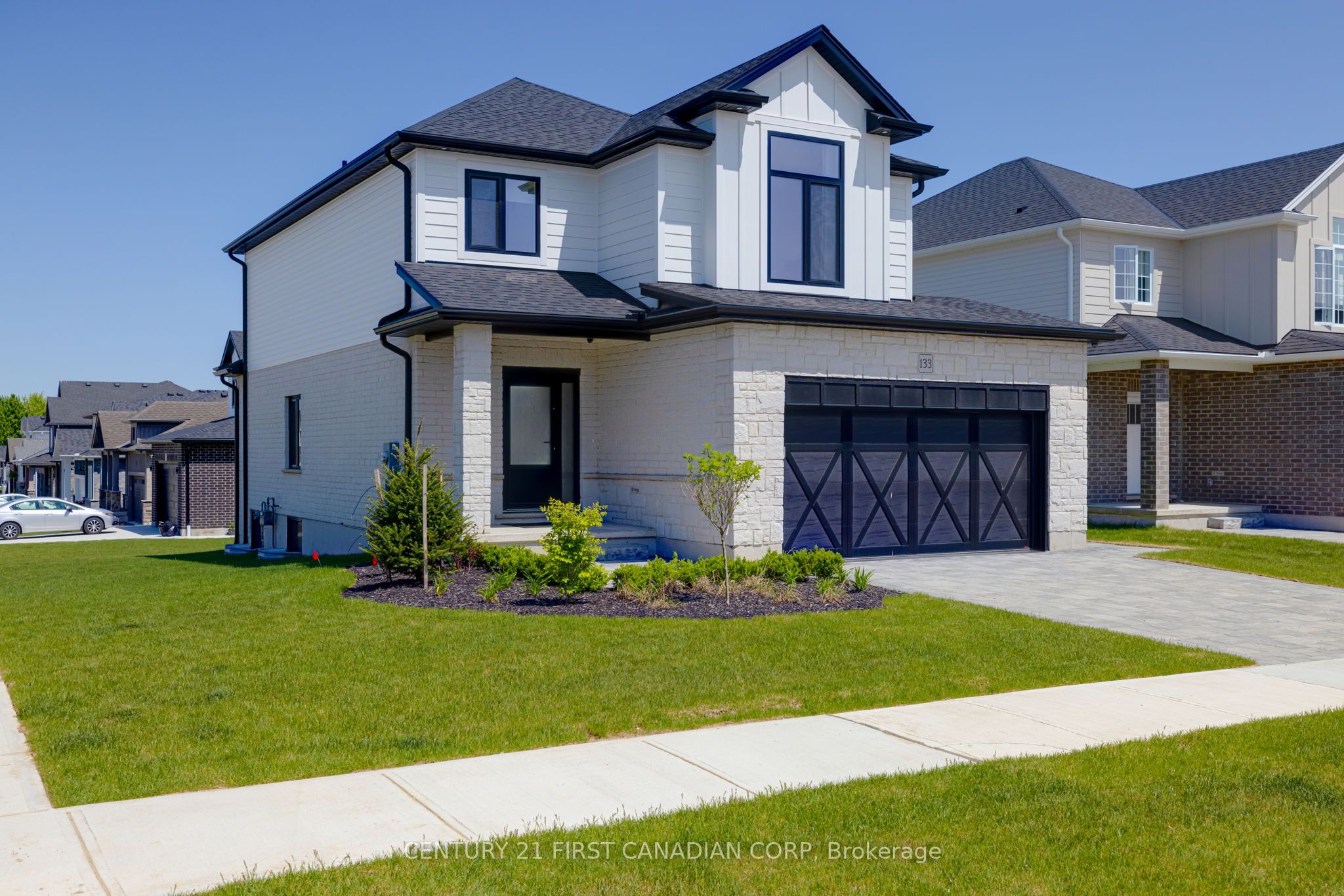 133 BASIL Crescent, Middlesex Centre, ON N0M 2A0 photo 2