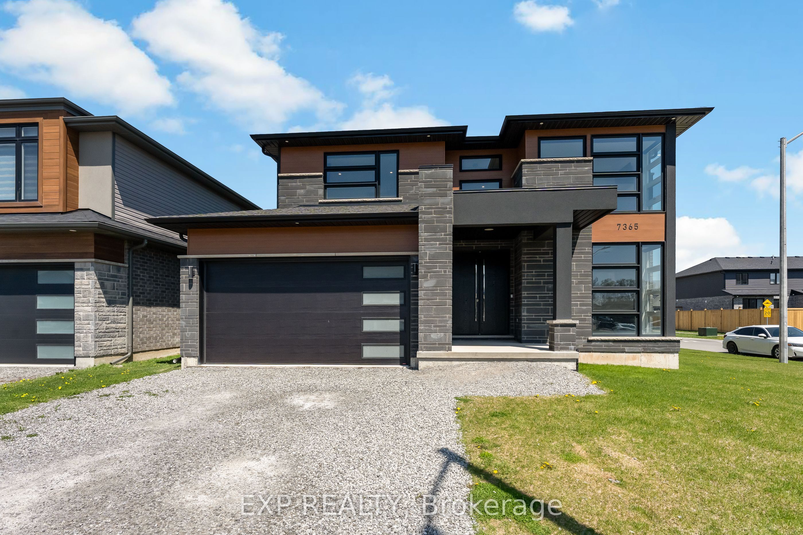 7365 Jonathan Drive, Niagara Falls, ON L2H 3T3