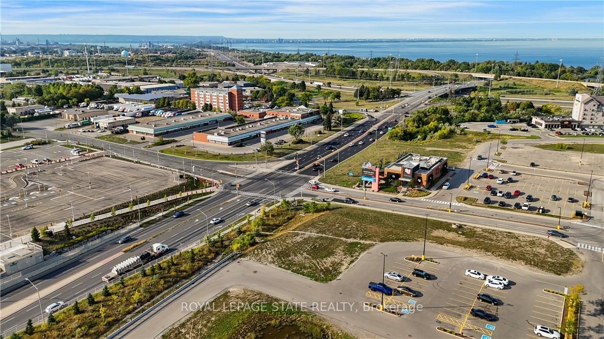 23 Centennial Parkway S, Hamilton, ON L8G 2C1 photo 3