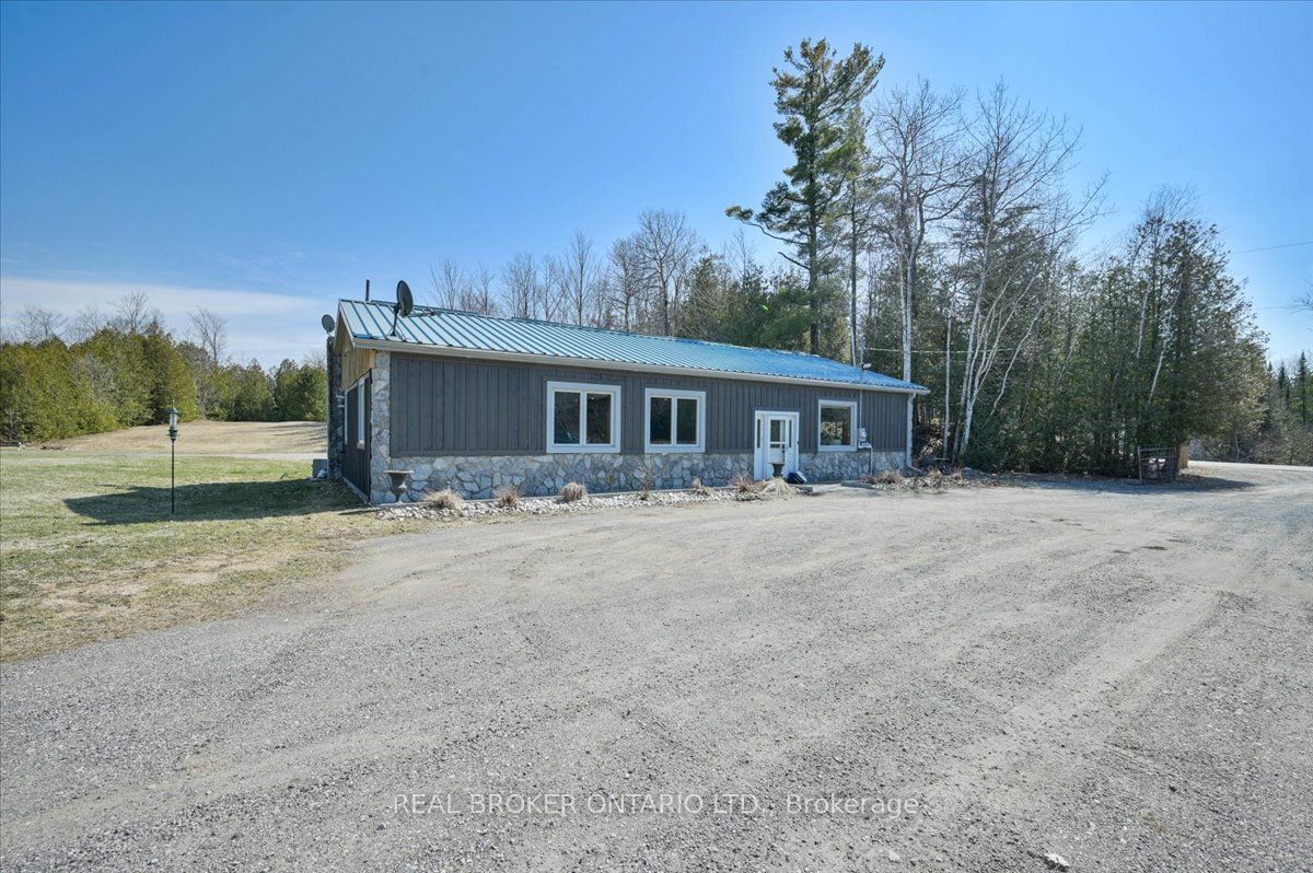 4589 WATSON Road S, Puslinch, ON N0B 2J0 photo 2