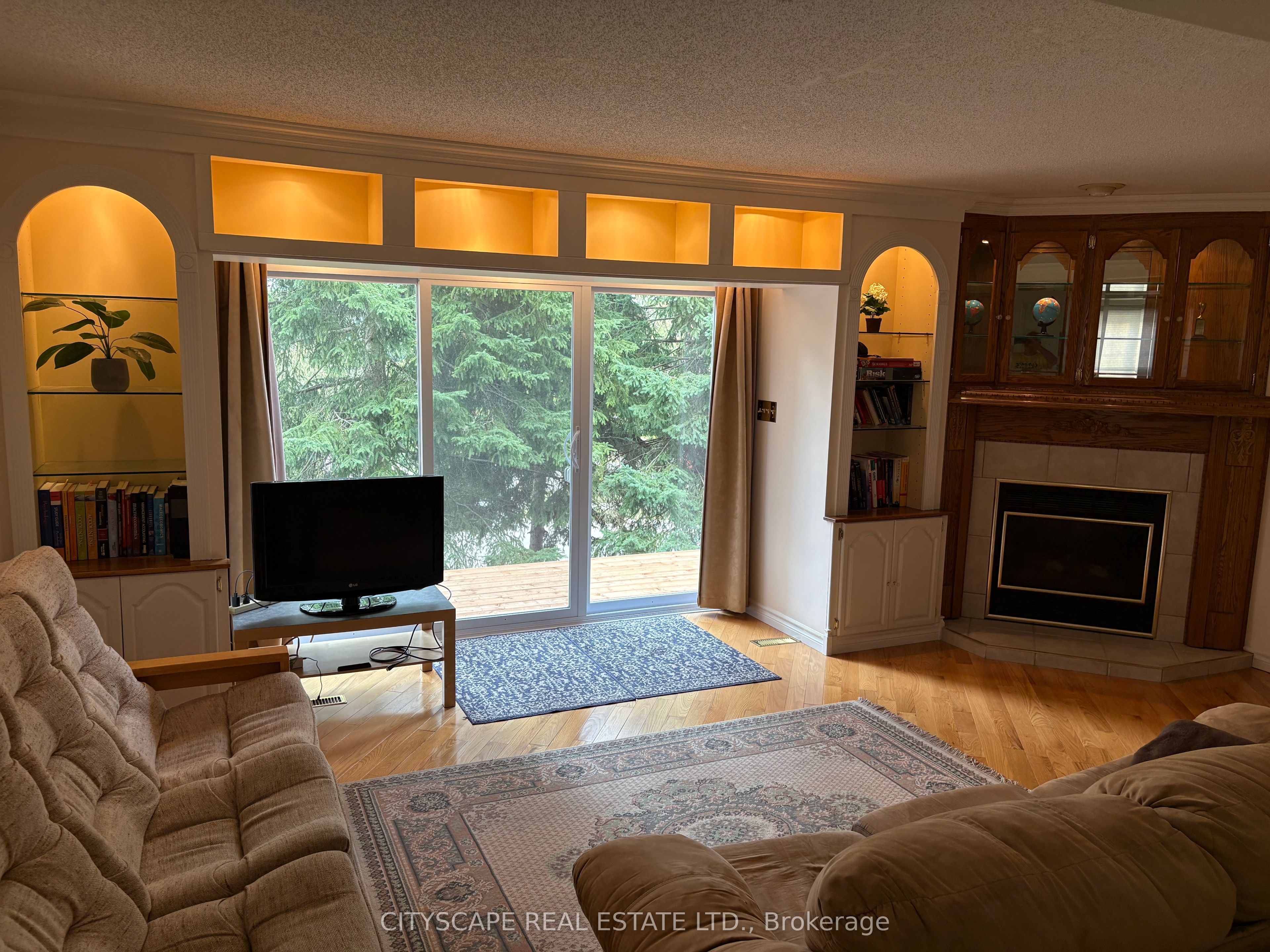 250 Keats Way 17, Waterloo, ON N2L 6J5 photo 4