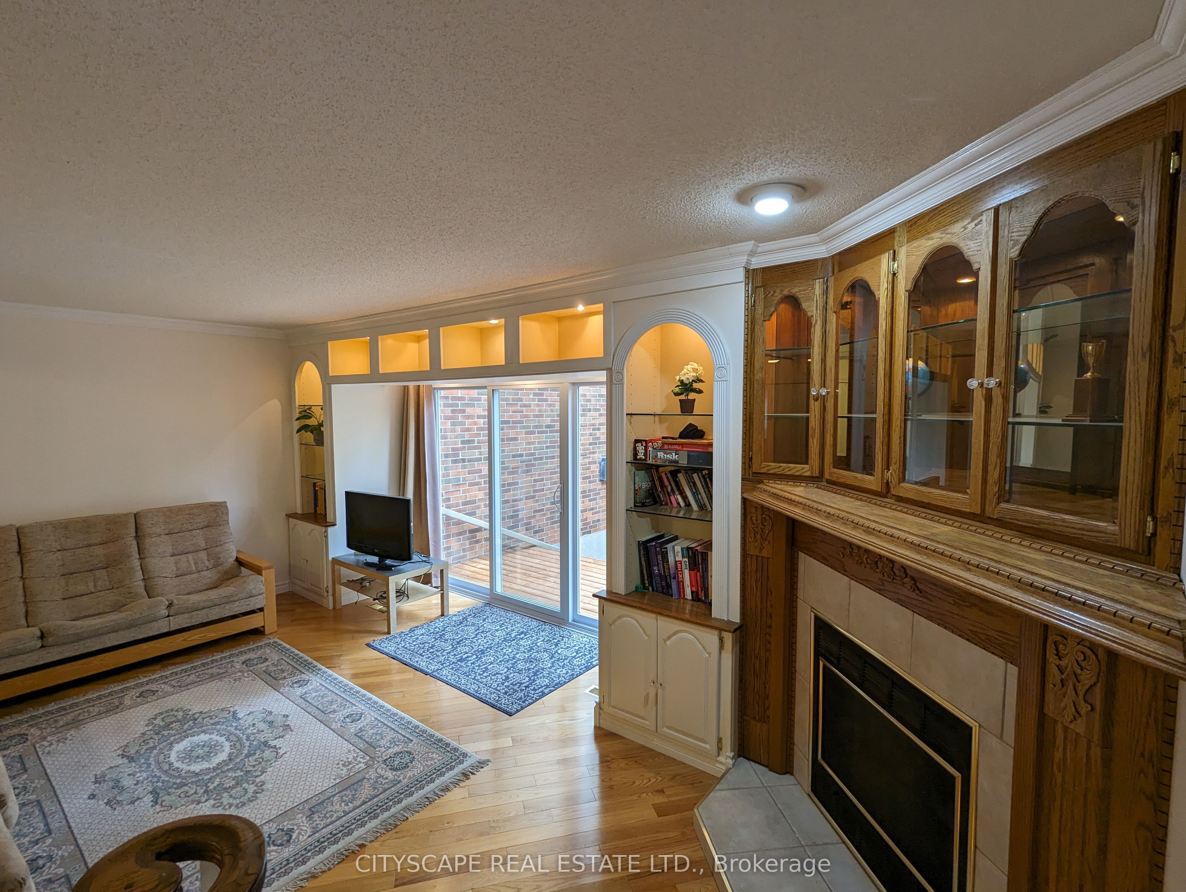 250 Keats Way 17, Waterloo, ON N2L 6J5 photo 5