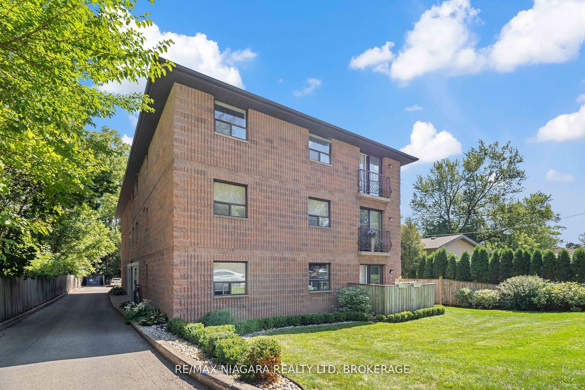 78 Welland Street N 302, Thorold, ON L2V 2C1