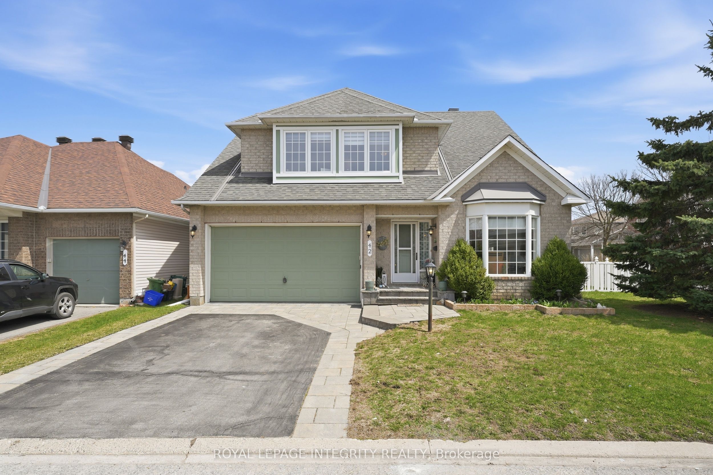 42 Settler's Ridge Way, Barrhaven, ON K2J 4V2