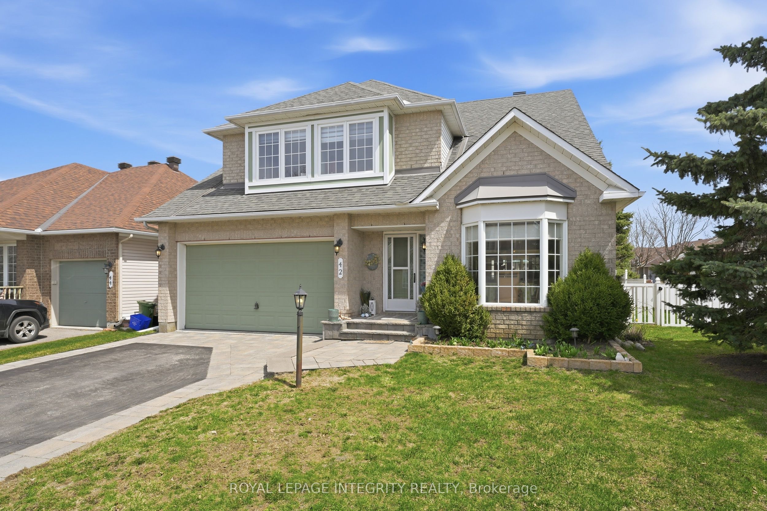 42 Settler's Ridge Way, Barrhaven, ON K2J 4V2 photo 2