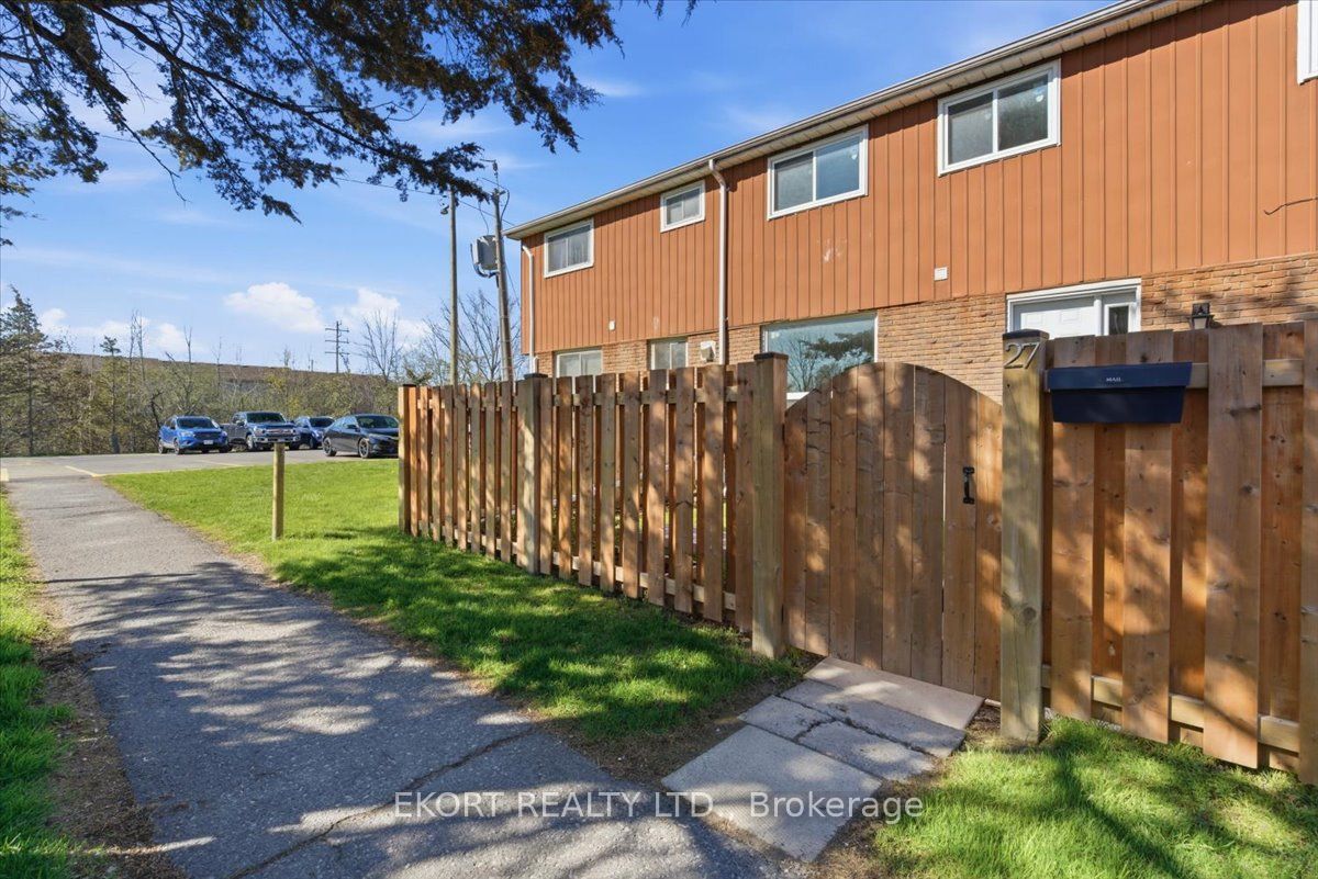 17 Tracey Park Drive 27, Belleville, ON K8P 4R4