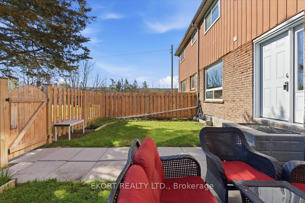 17 Tracey Park Drive 27, Belleville, ON K8P 4R4 photo 4