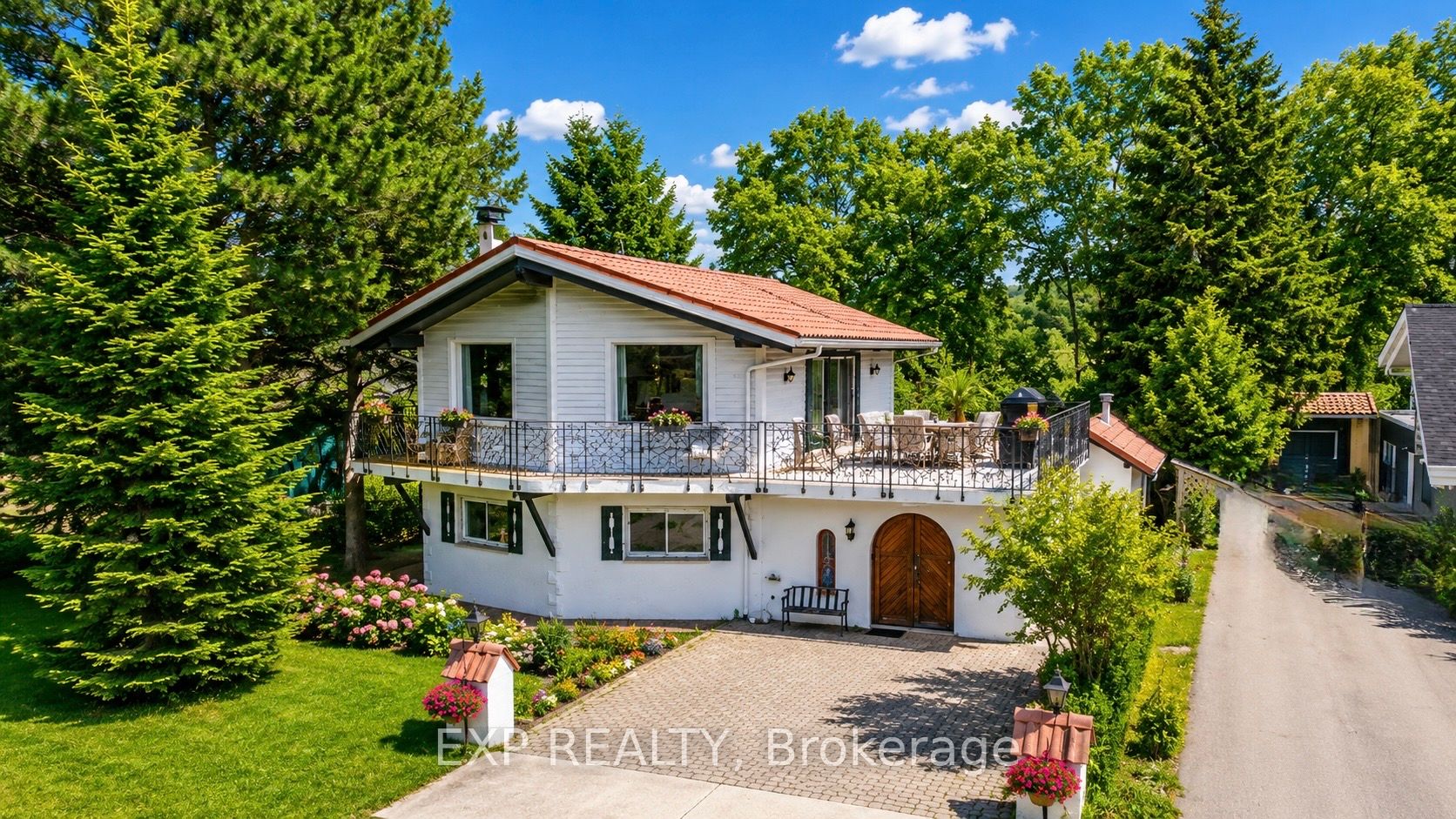 104 Kinsey Place, Blue Mountains, ON L9Y 0R4