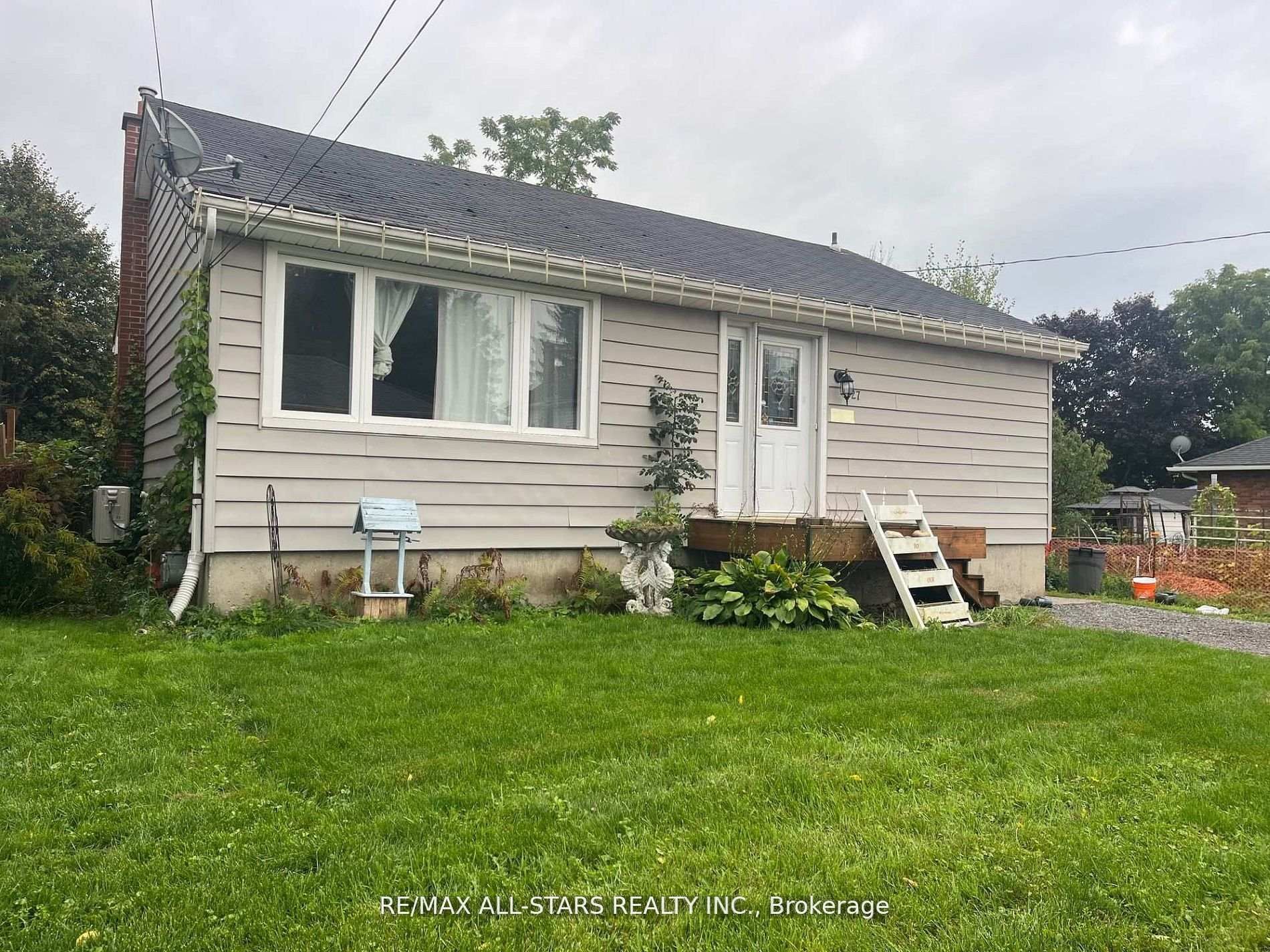 27 Margaret Street, Port Hope, ON L1A 1Y4