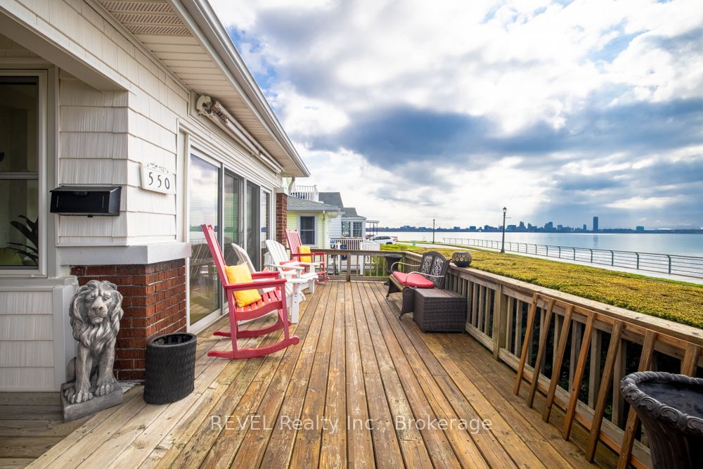 550 Lakeshore Road, Fort Erie, ON L2A 1B5 photo 4