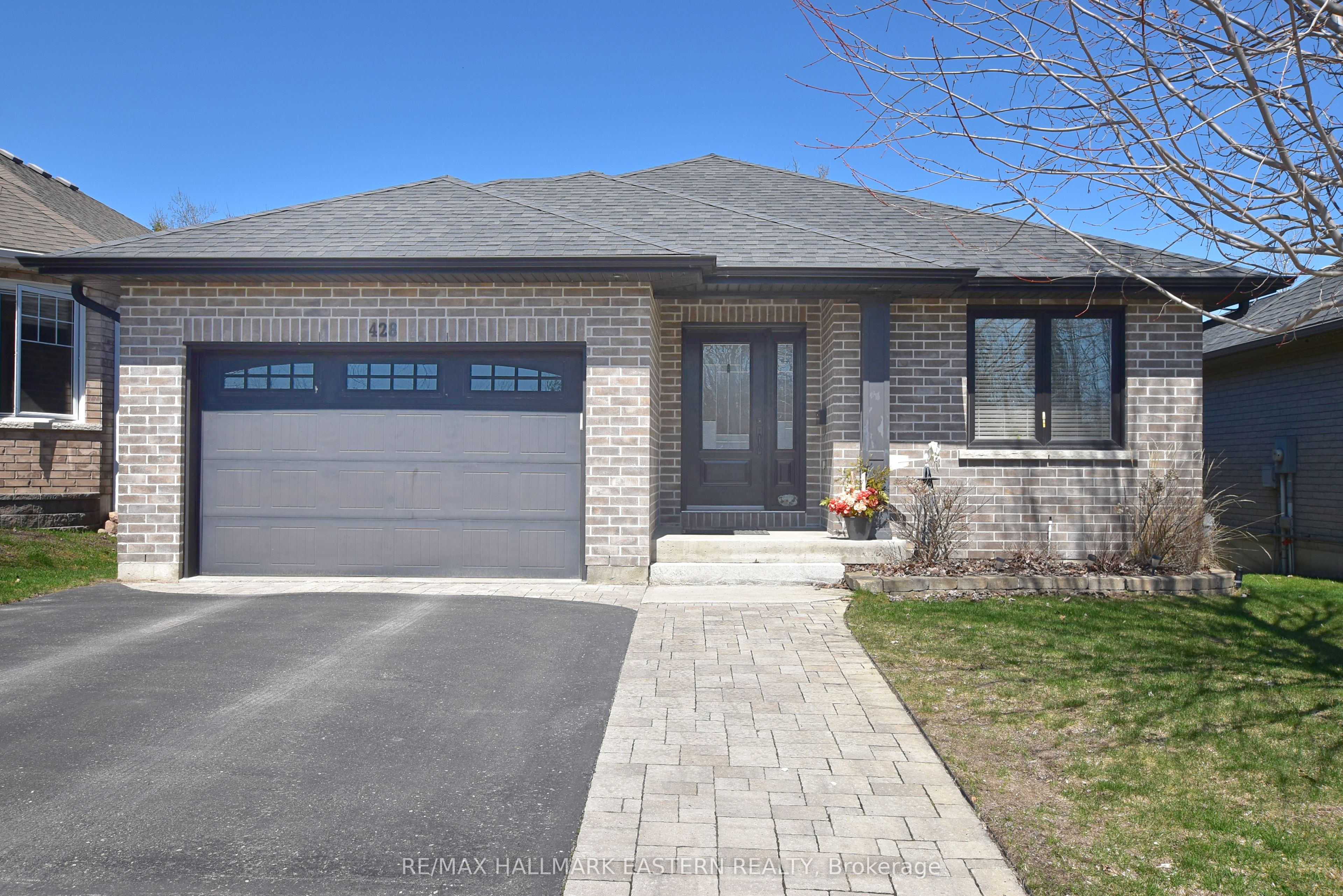 428 Raymond Street, Peterborough, ON K9L 1R2 photo 3