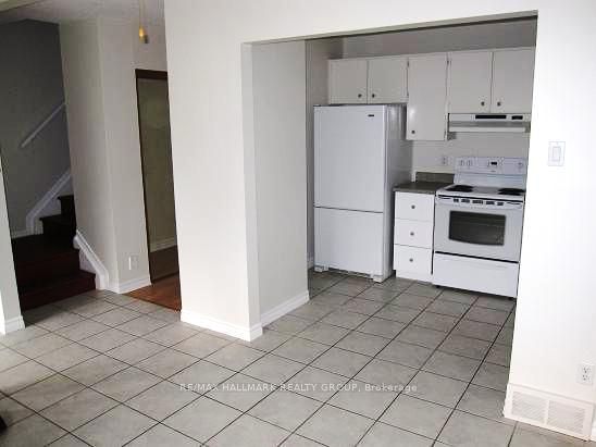 1817 Meadowbrook Road 111, Cyrville - Carson Grove - Pineview, ON K1B 4W6 photo 4