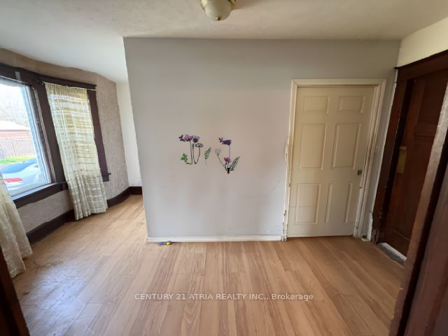 377 Guelph Street, Kitchener, ON N2H 5X4 photo 4