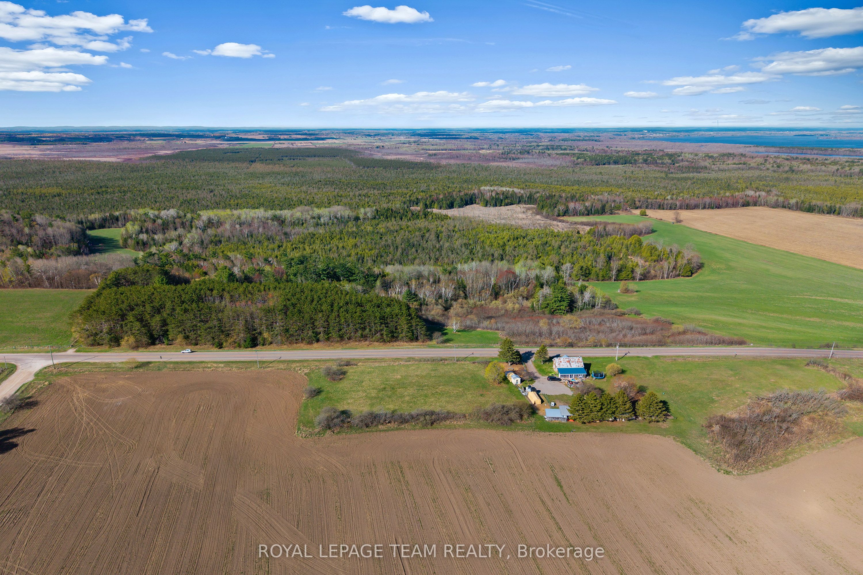 000 LOOKOUT Road, Whitewater Region, ON K0J 2L0