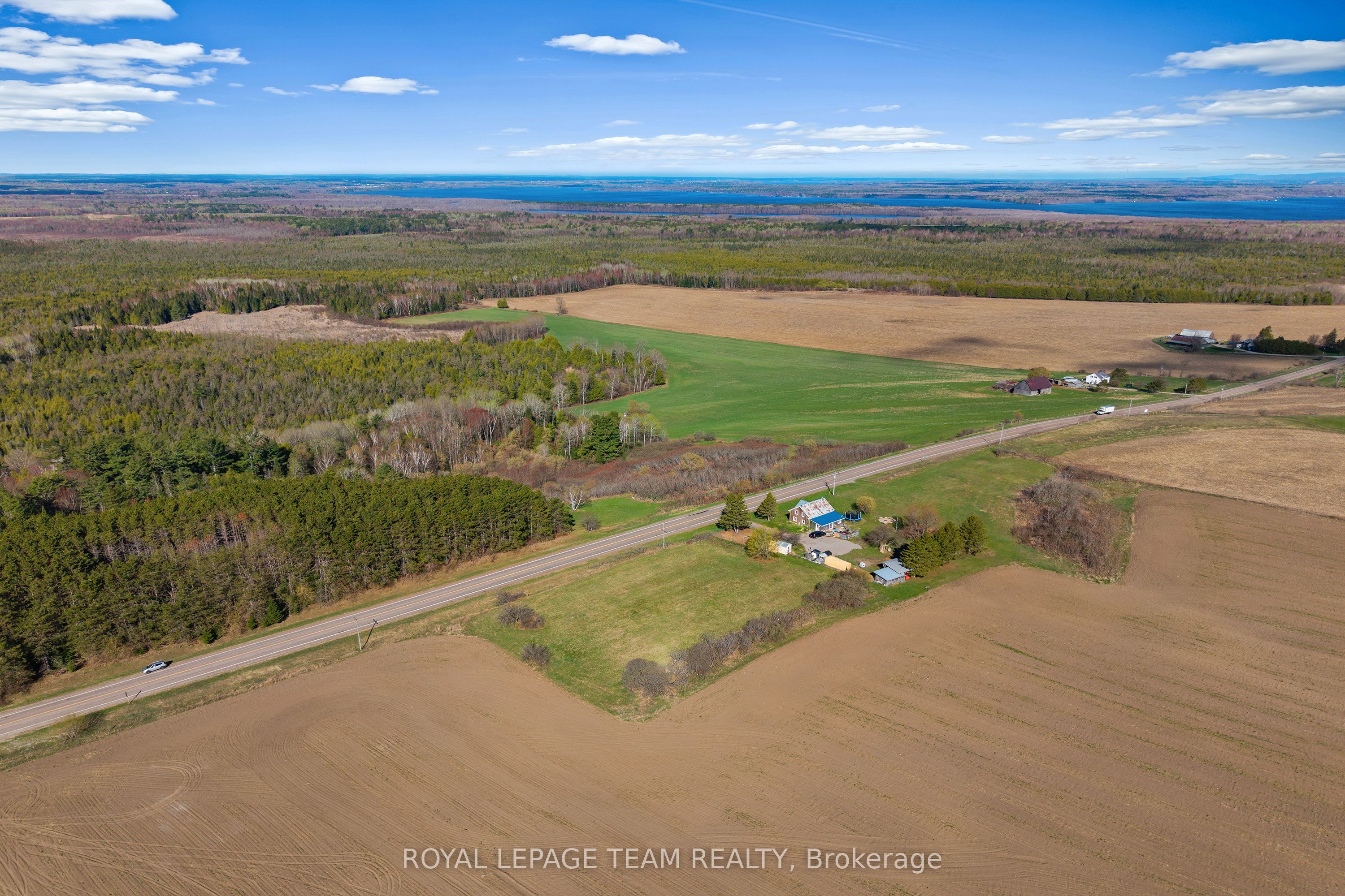 000 LOOKOUT Road, Whitewater Region, ON K0J 2L0 photo 2