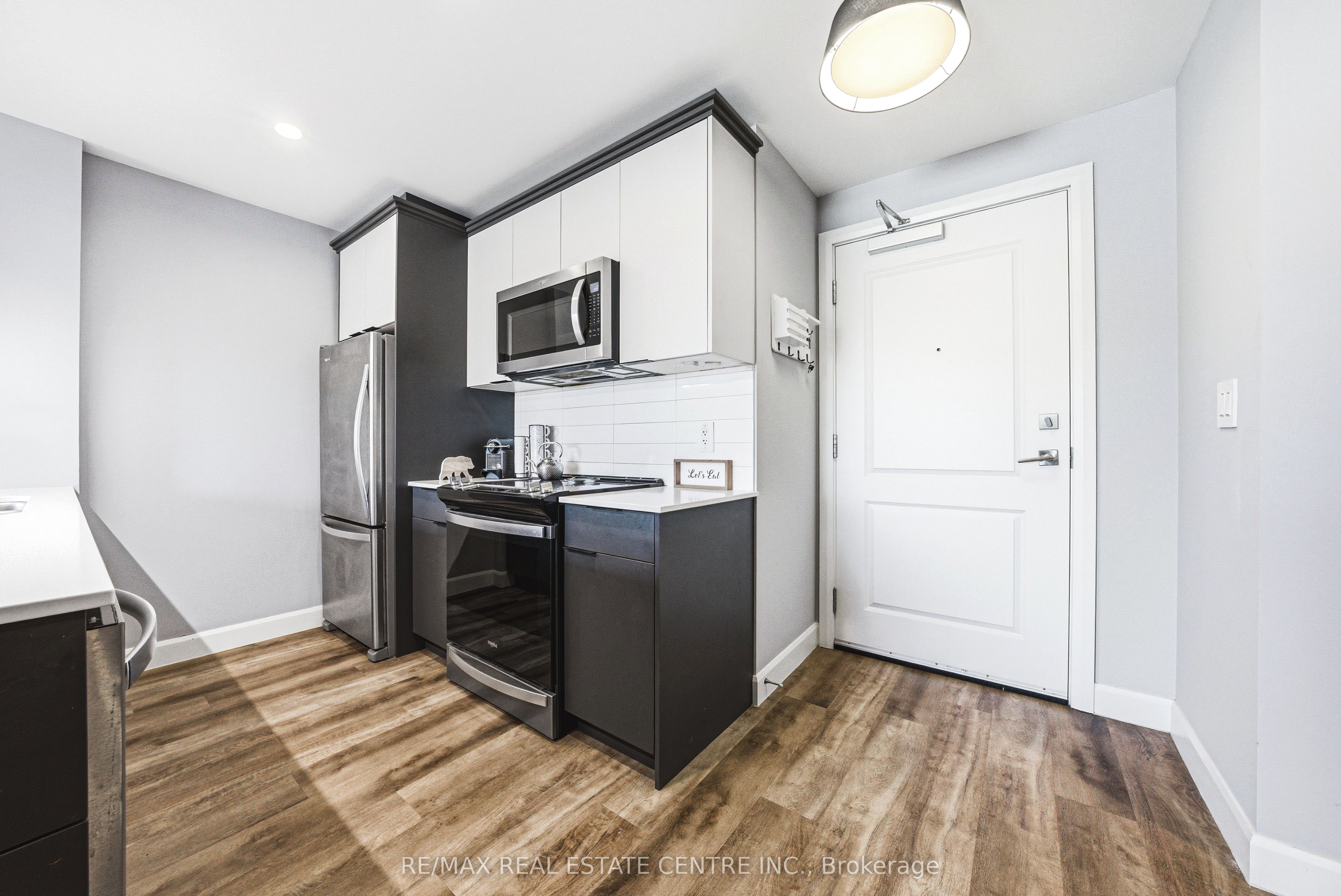 34 Norman Street 111, Brantford, ON N3R 2Y1 photo 4