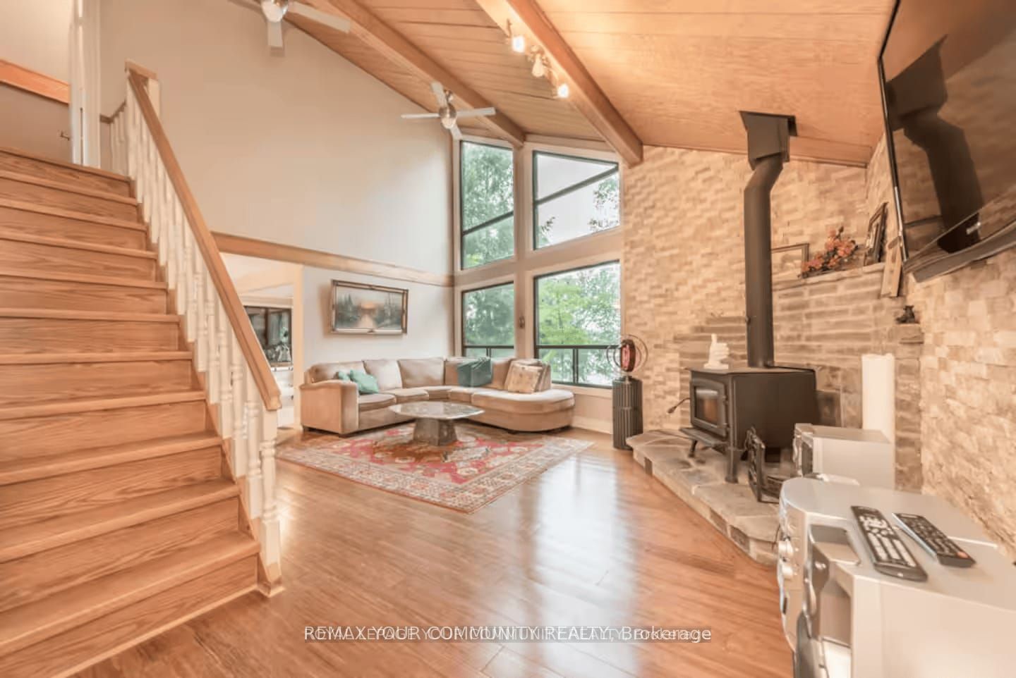 2085 Crystal Lake Road, Trent Lakes, ON K0M 2A0 photo 5