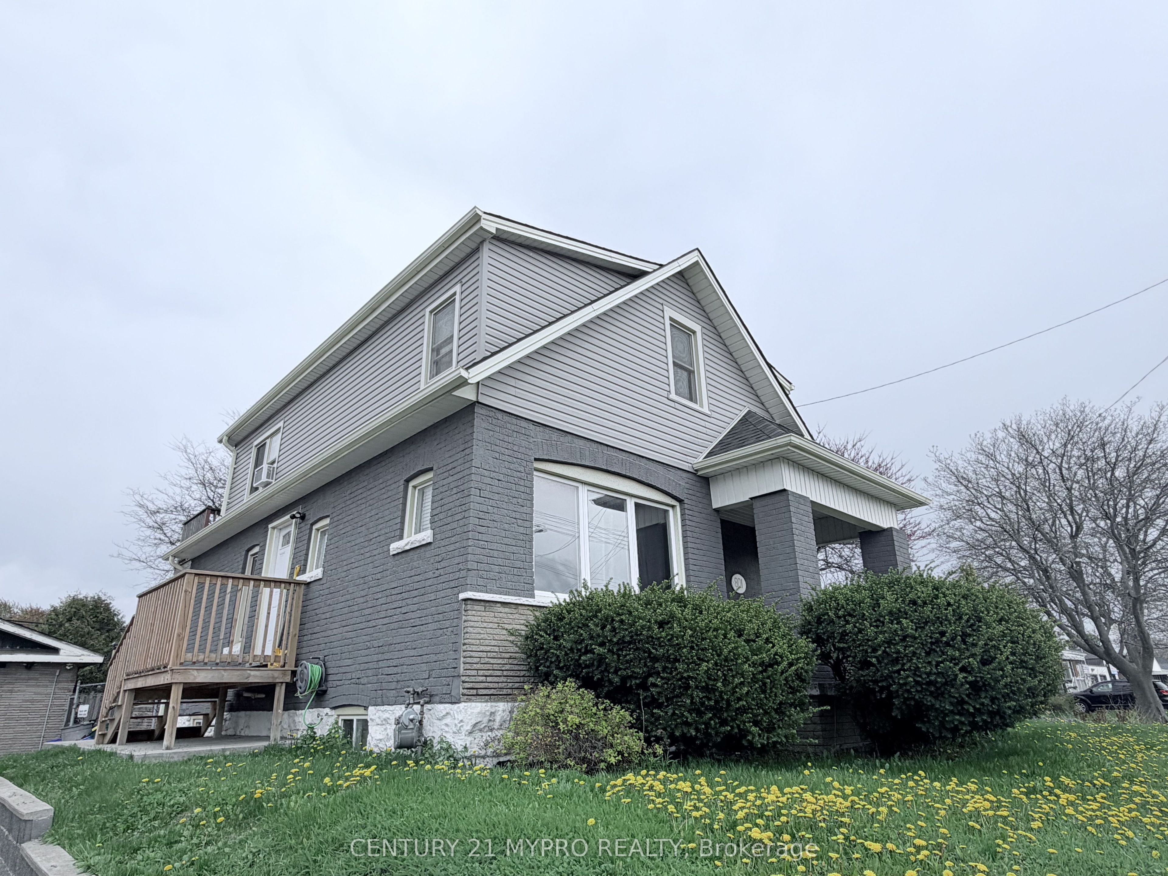 801 Upper Wellington Street, Hamilton, ON L9A 3R5 photo 2