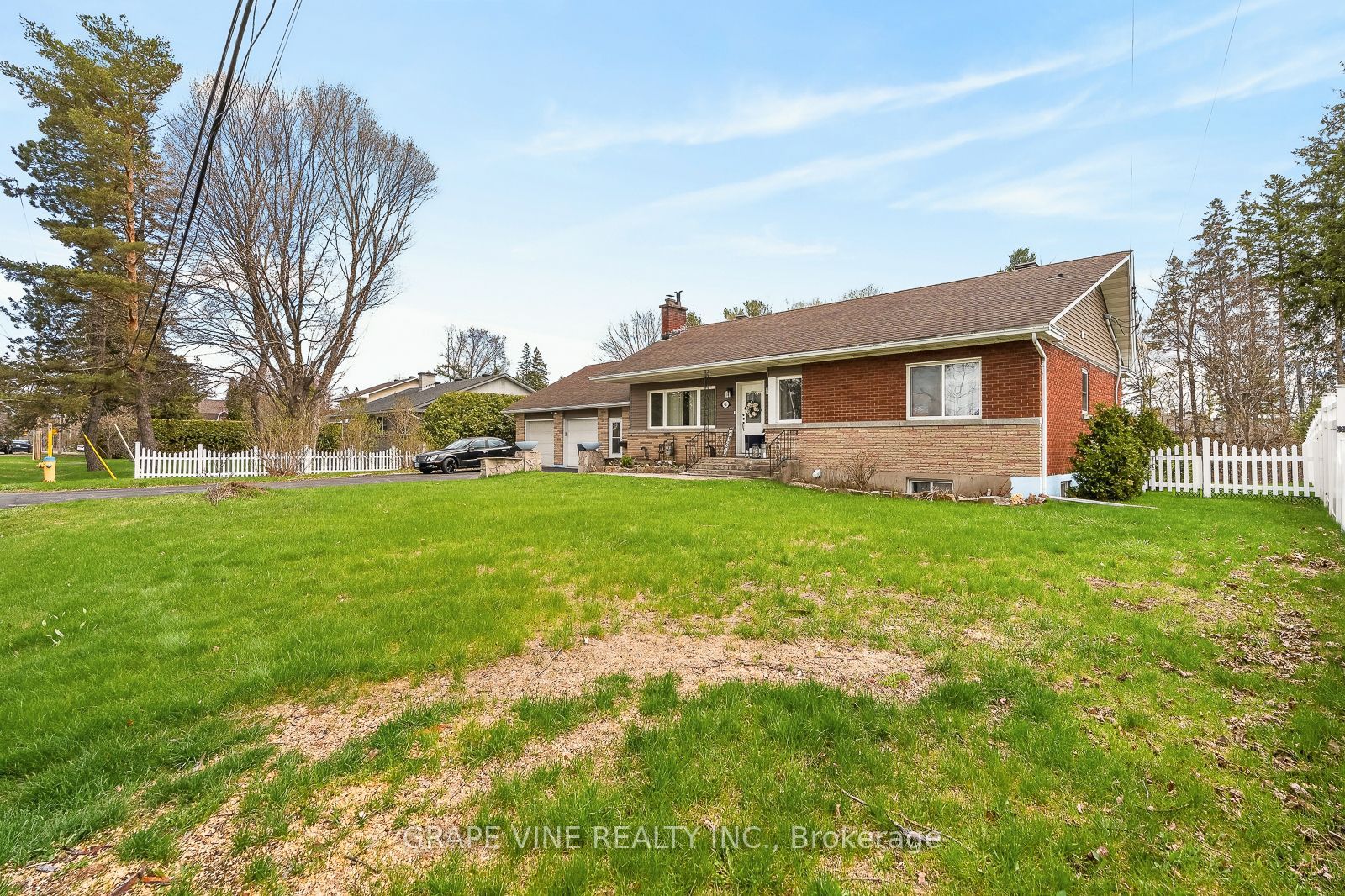 46 Macfarlane Road, Country Place - Pineglen - Crestview and Area, ON K2E 6V5 photo 3