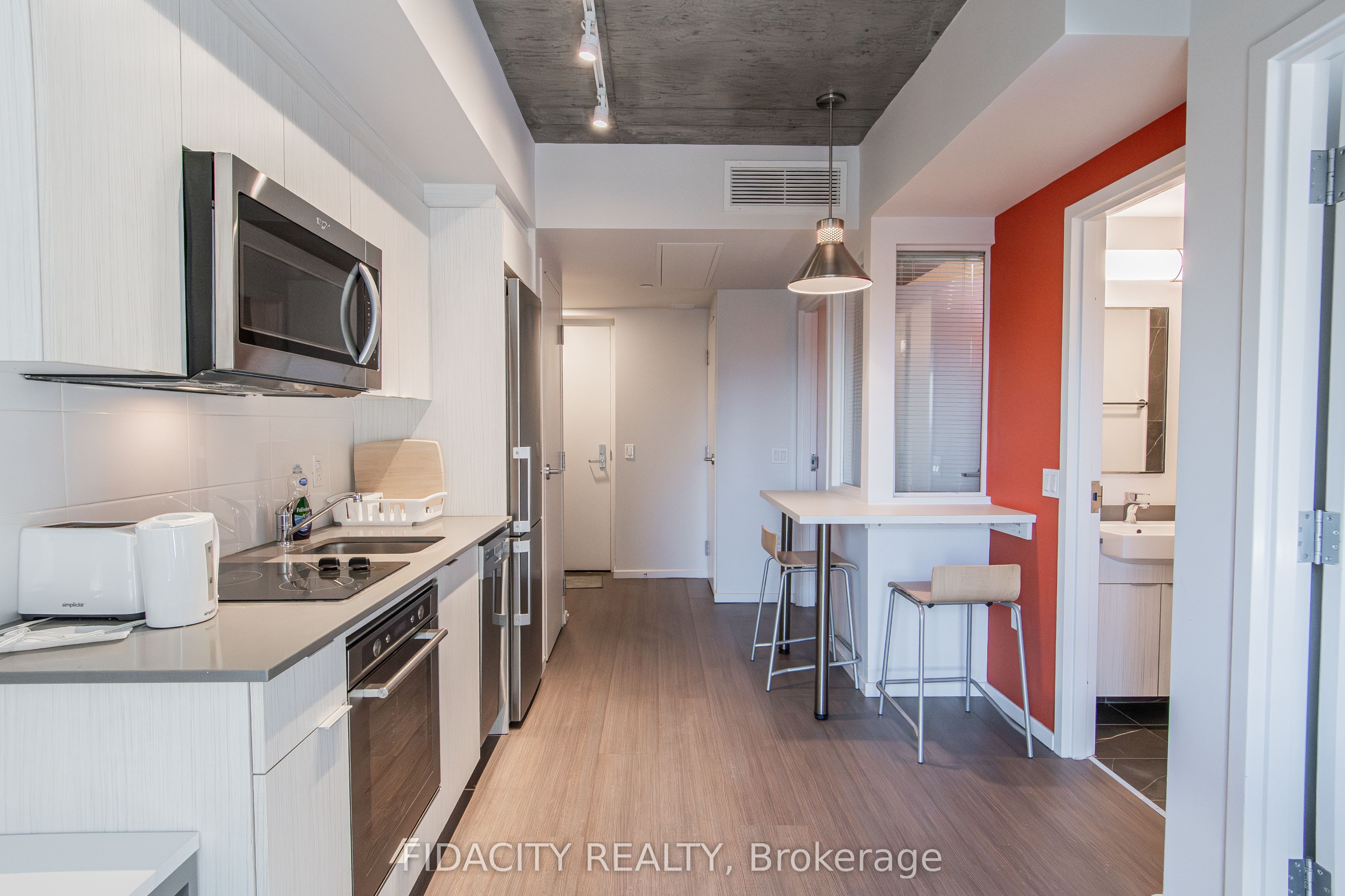 105 Champagne Avenue S 2912, Dows Lake - Civic Hospital and Area, ON K1S 5E5 photo 3