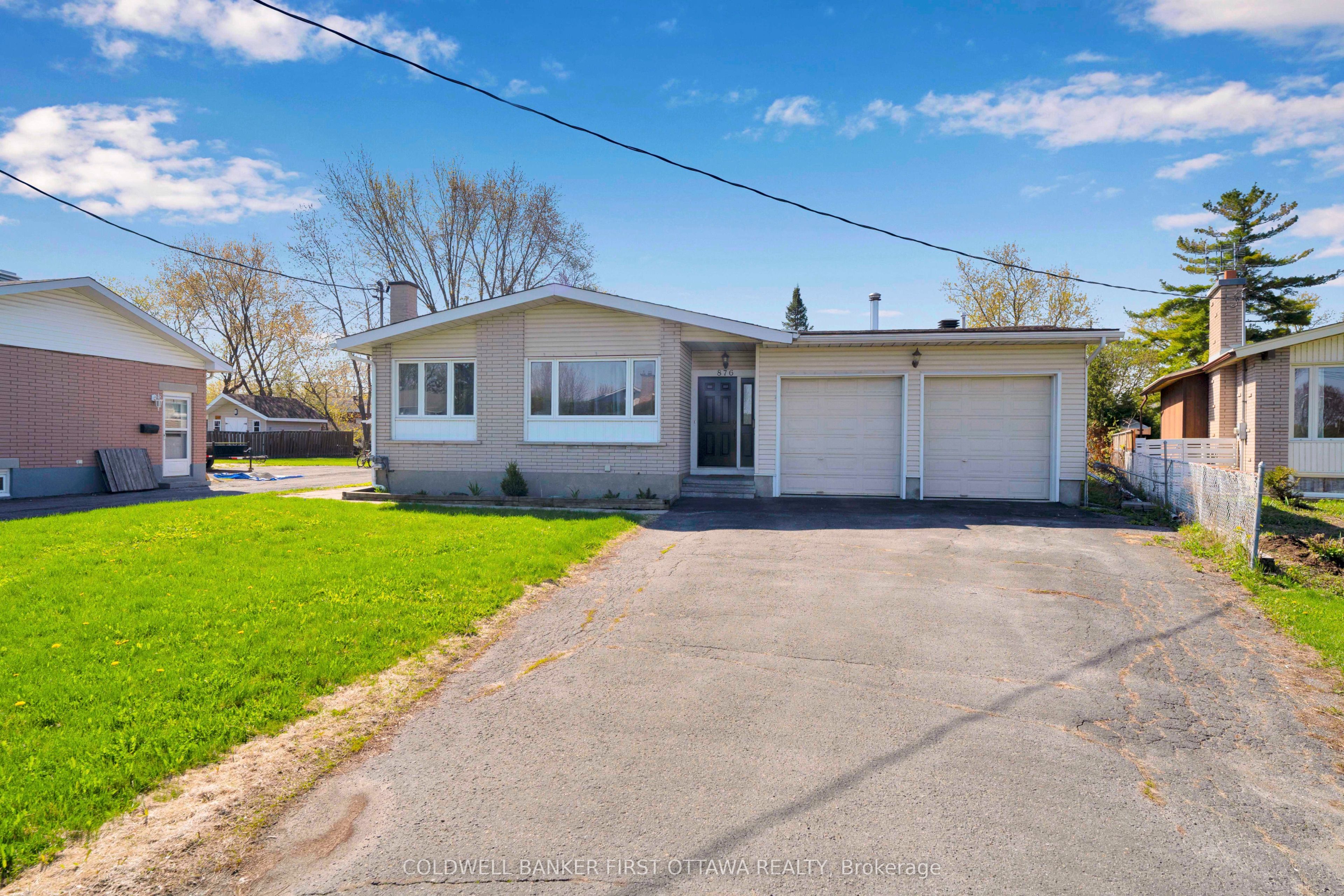 876 Balsam Drive, Orleans - Cumberland and Area, ON K1E 1B5 photo 2