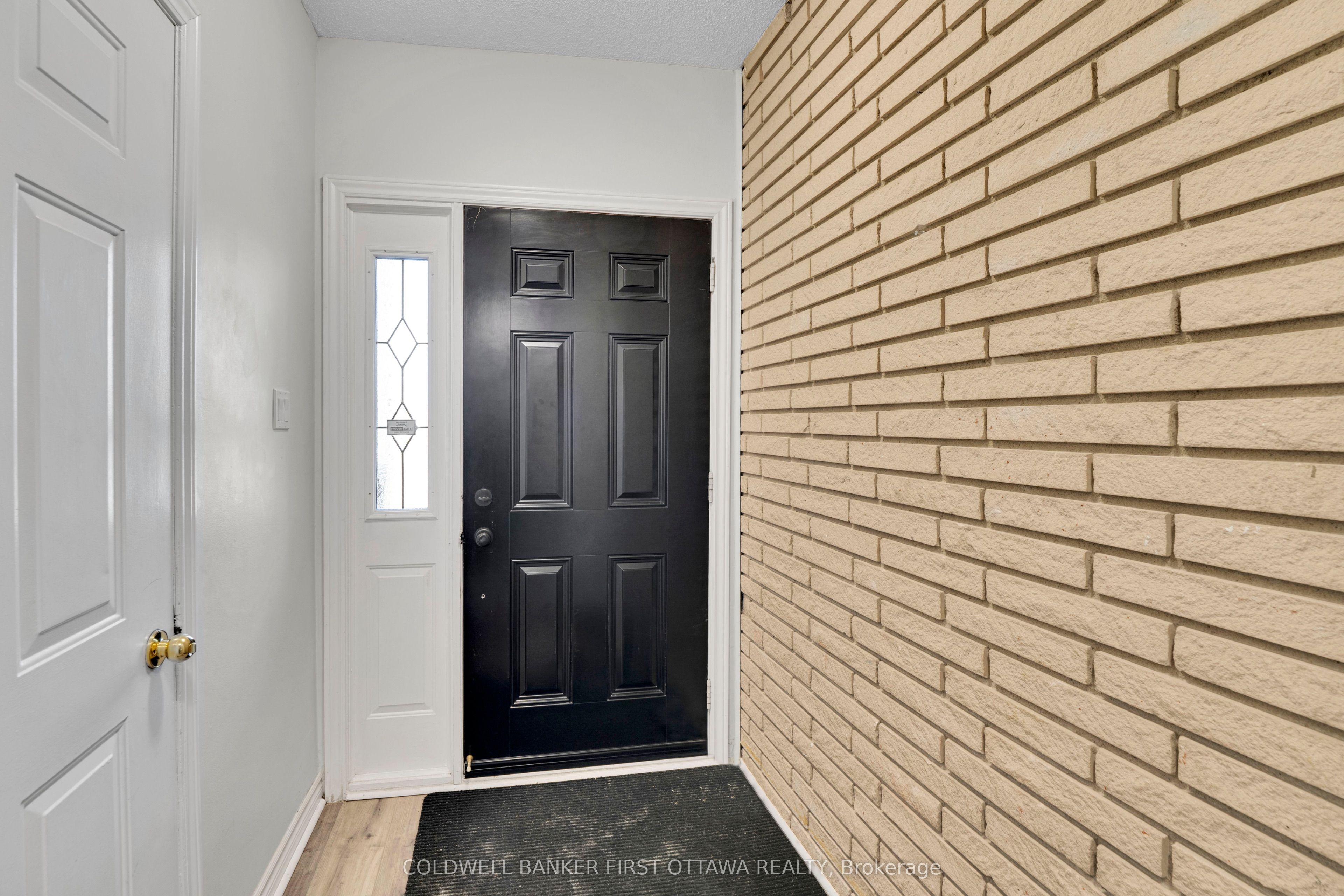 876 Balsam Drive, Orleans - Cumberland and Area, ON K1E 1B5 photo 5