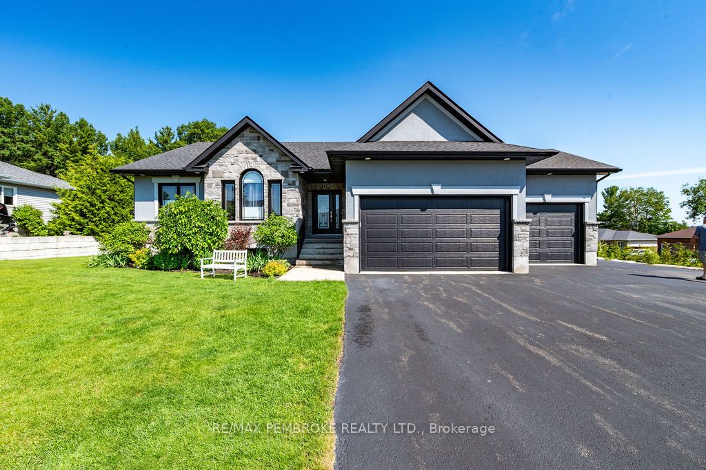 19 Nick Street, Petawawa, ON K8H 0C2 photo 4