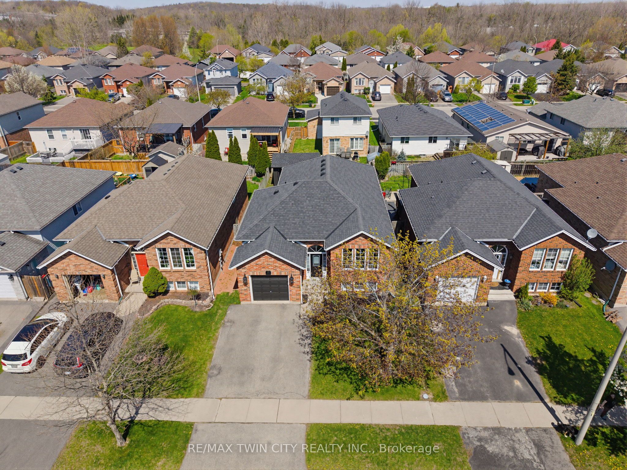 60 St Patrick's Drive, Brantford, ON N3T 6L4 photo 3