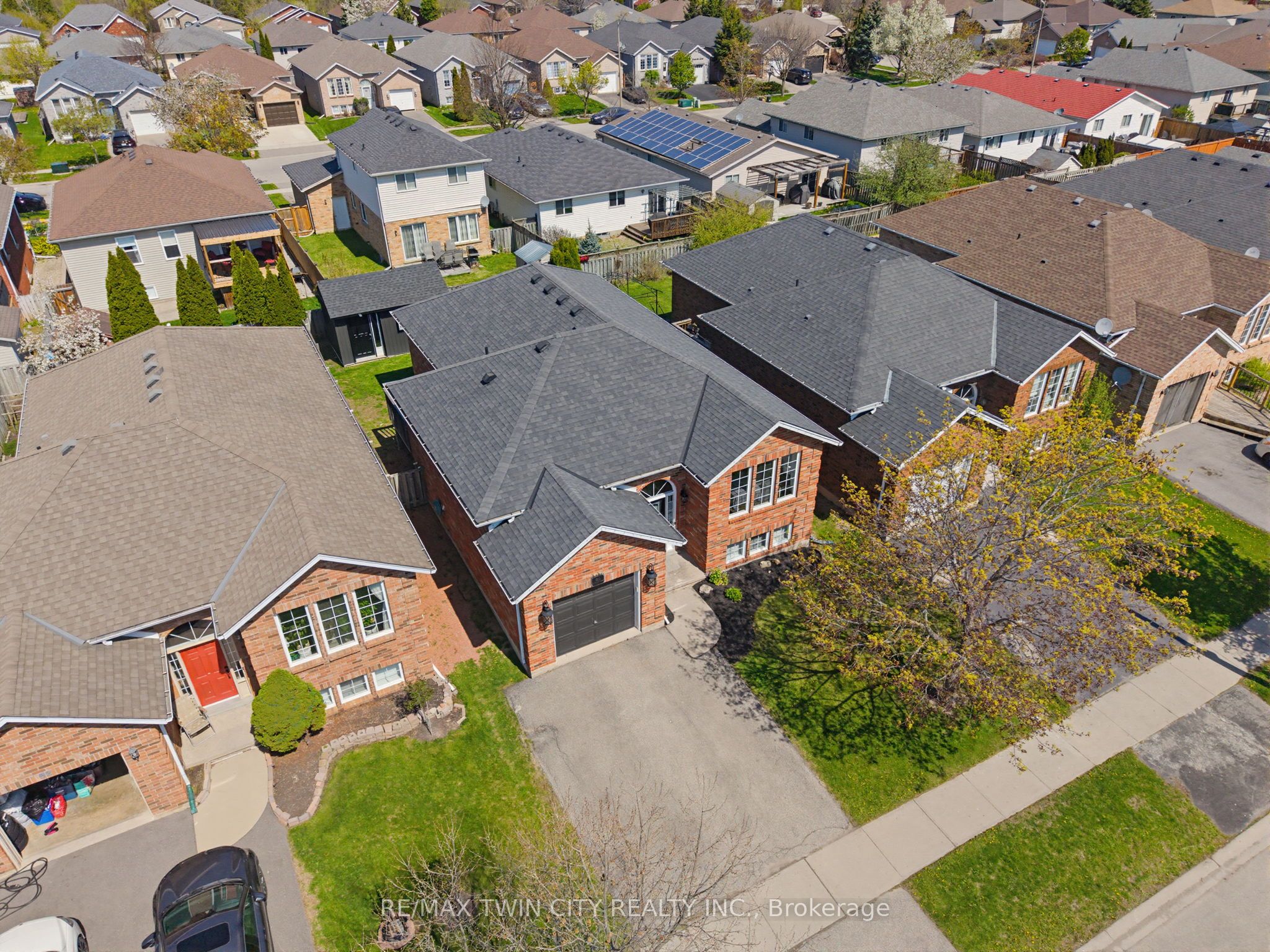 60 St Patrick's Drive, Brantford, ON N3T 6L4 photo 4