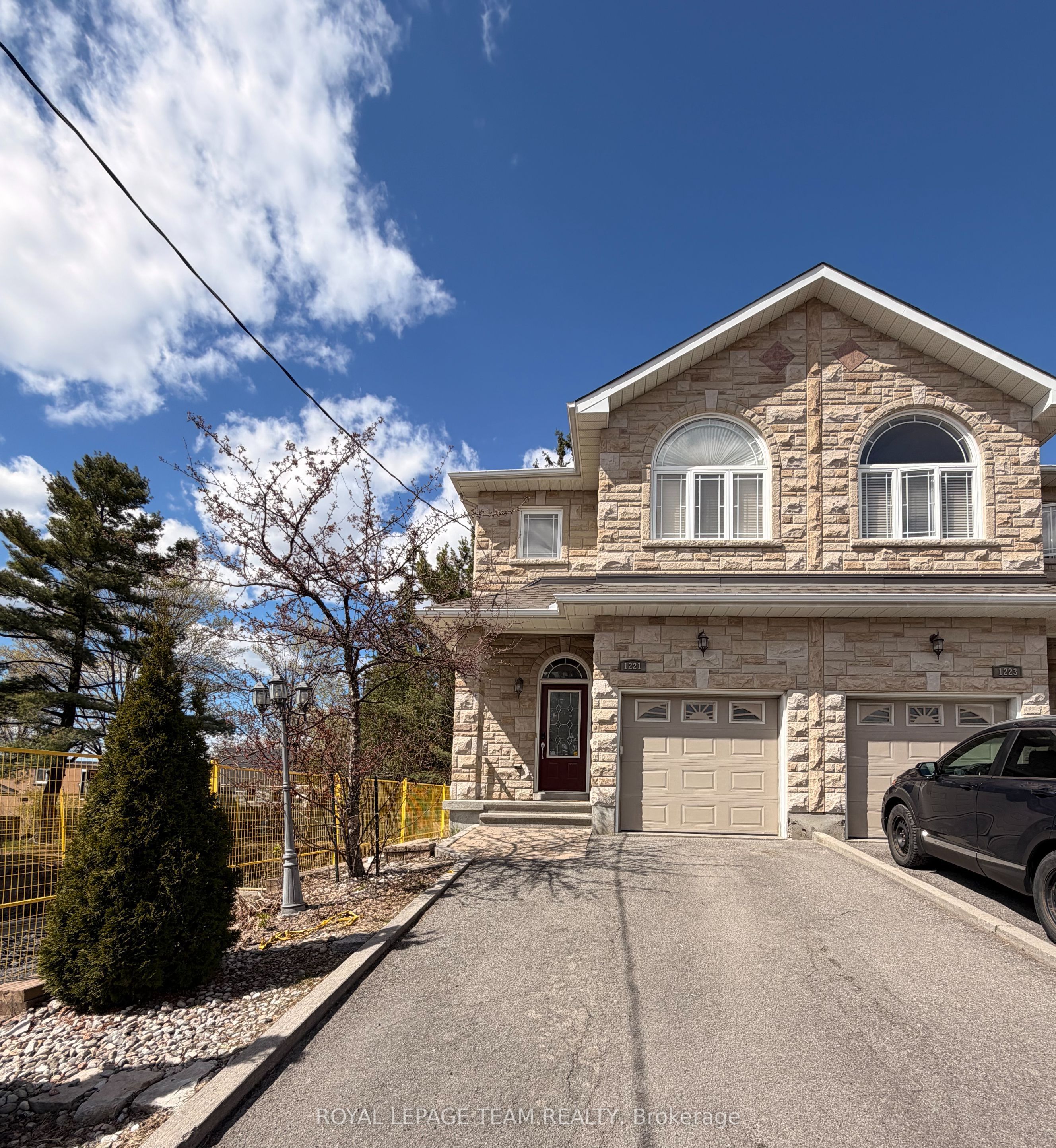 1221 Anoka Street, Hunt Club - South Keys and Area, ON K1V 6C5