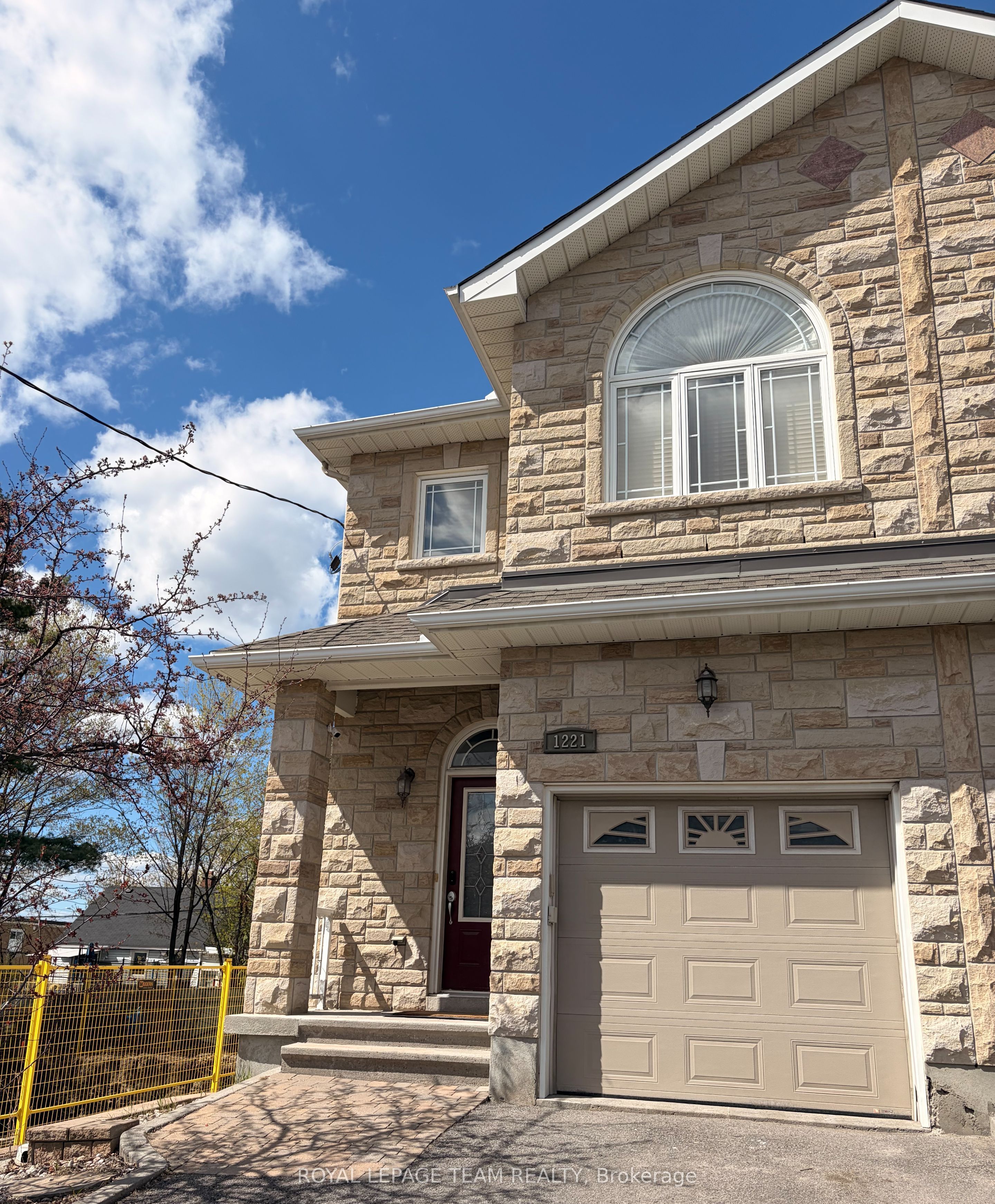 1221 Anoka Street, Hunt Club - South Keys and Area, ON K1V 6C5 photo 3