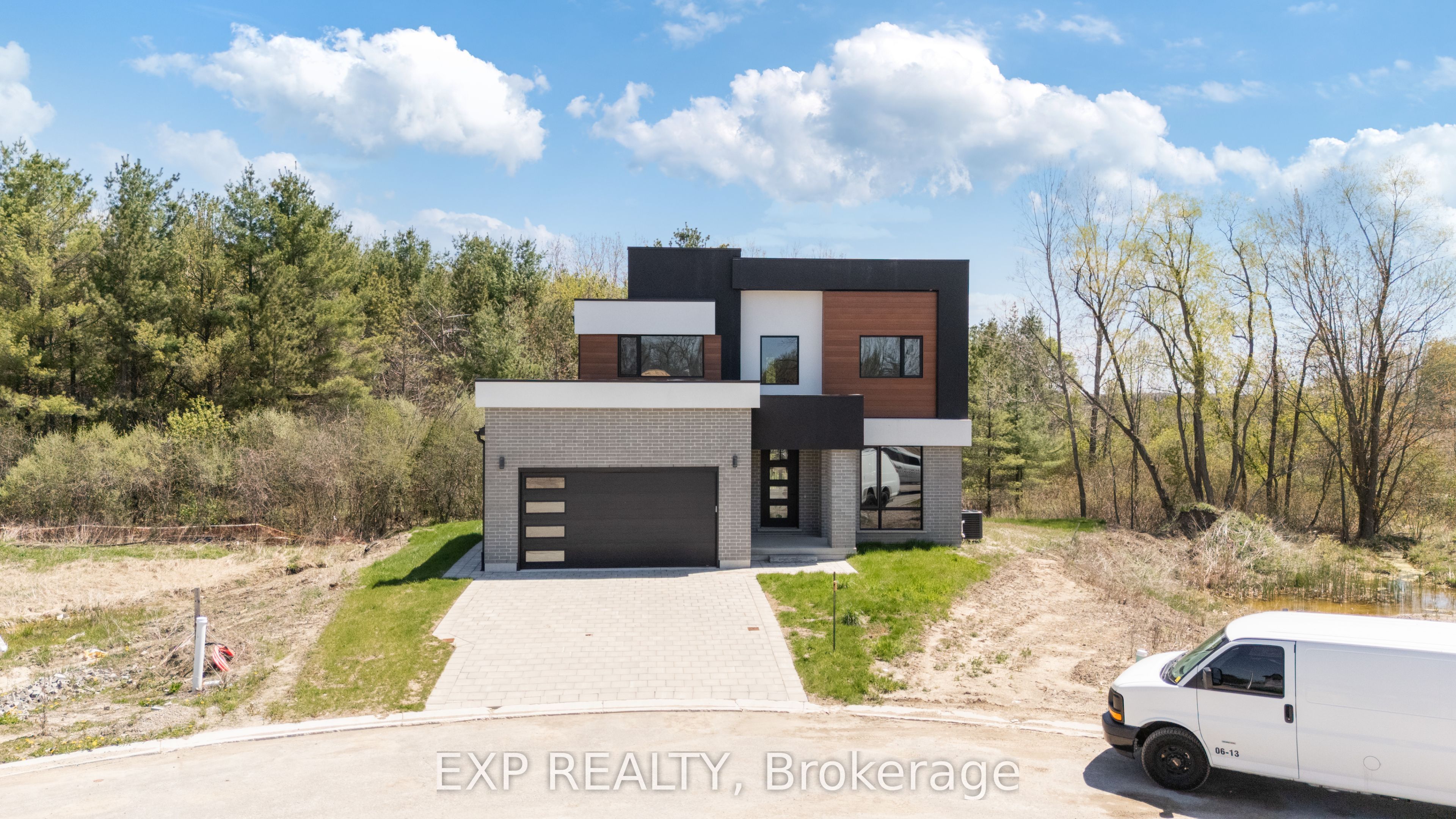204 Merritt Court, North Middlesex, ON N0M 2K0 photo 2