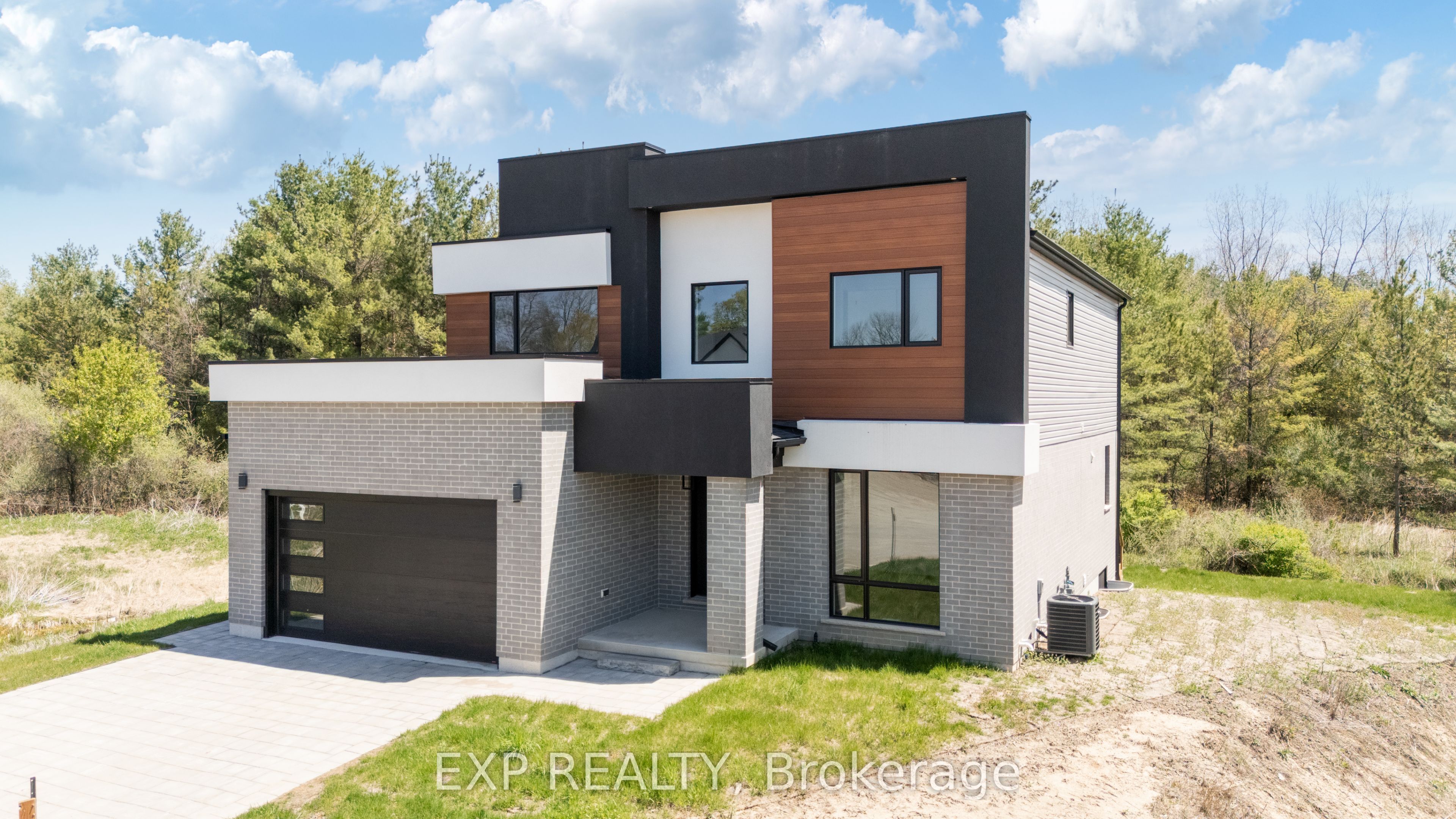 204 Merritt Court, North Middlesex, ON N0M 2K0 photo 3