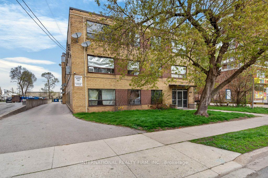 295 Melvin Avenue 305, Hamilton, ON L8H 2K6 photo 2