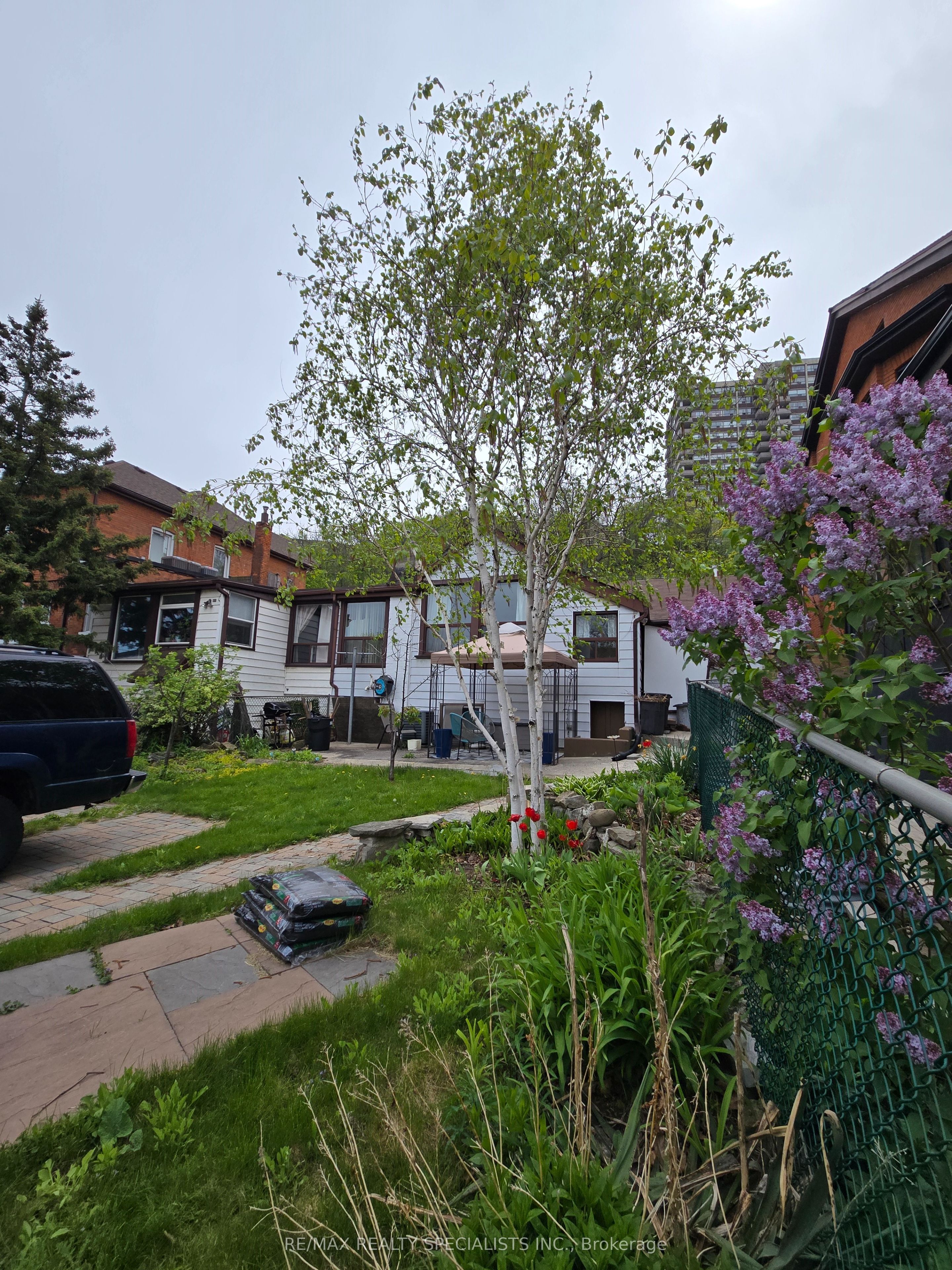 17 Foster Avenue, Hamilton, ON L8N 1Z7 photo 3