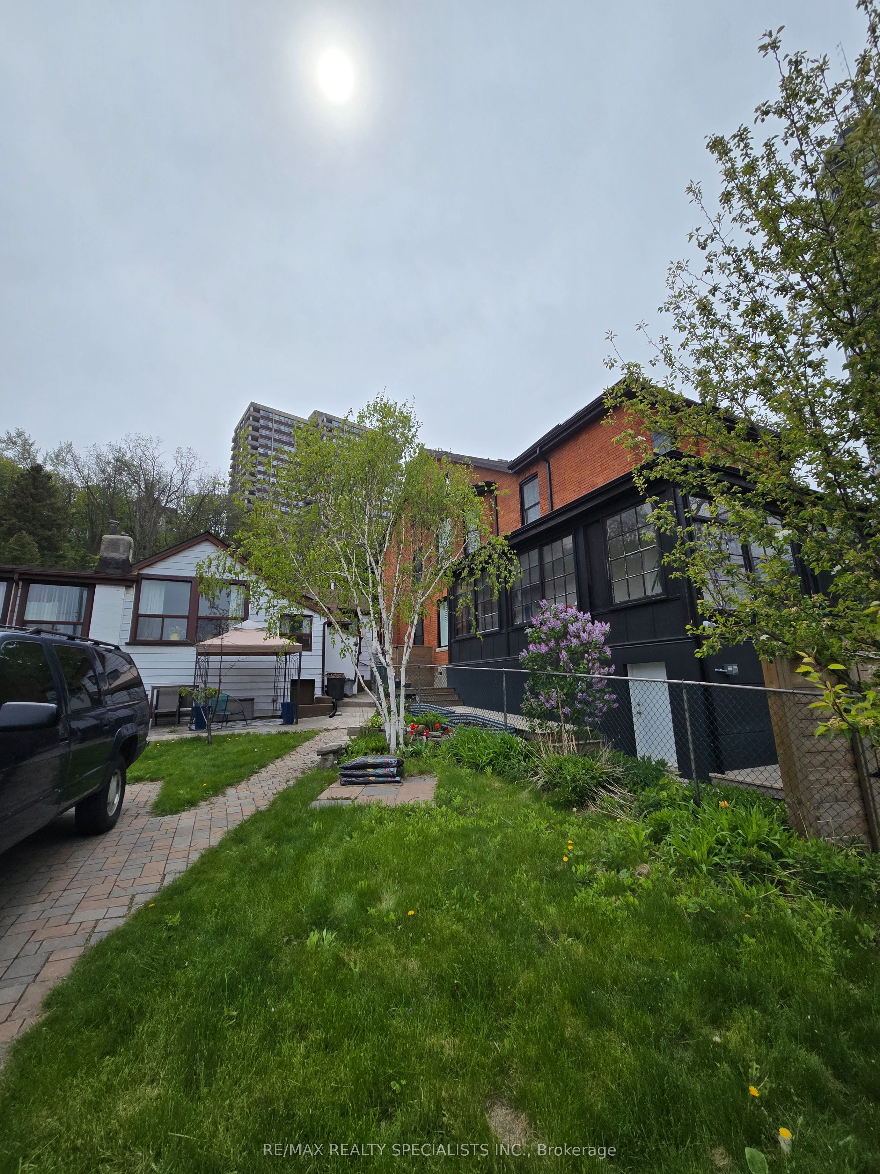 17 Foster Avenue, Hamilton, ON L8N 1Z7 photo 4