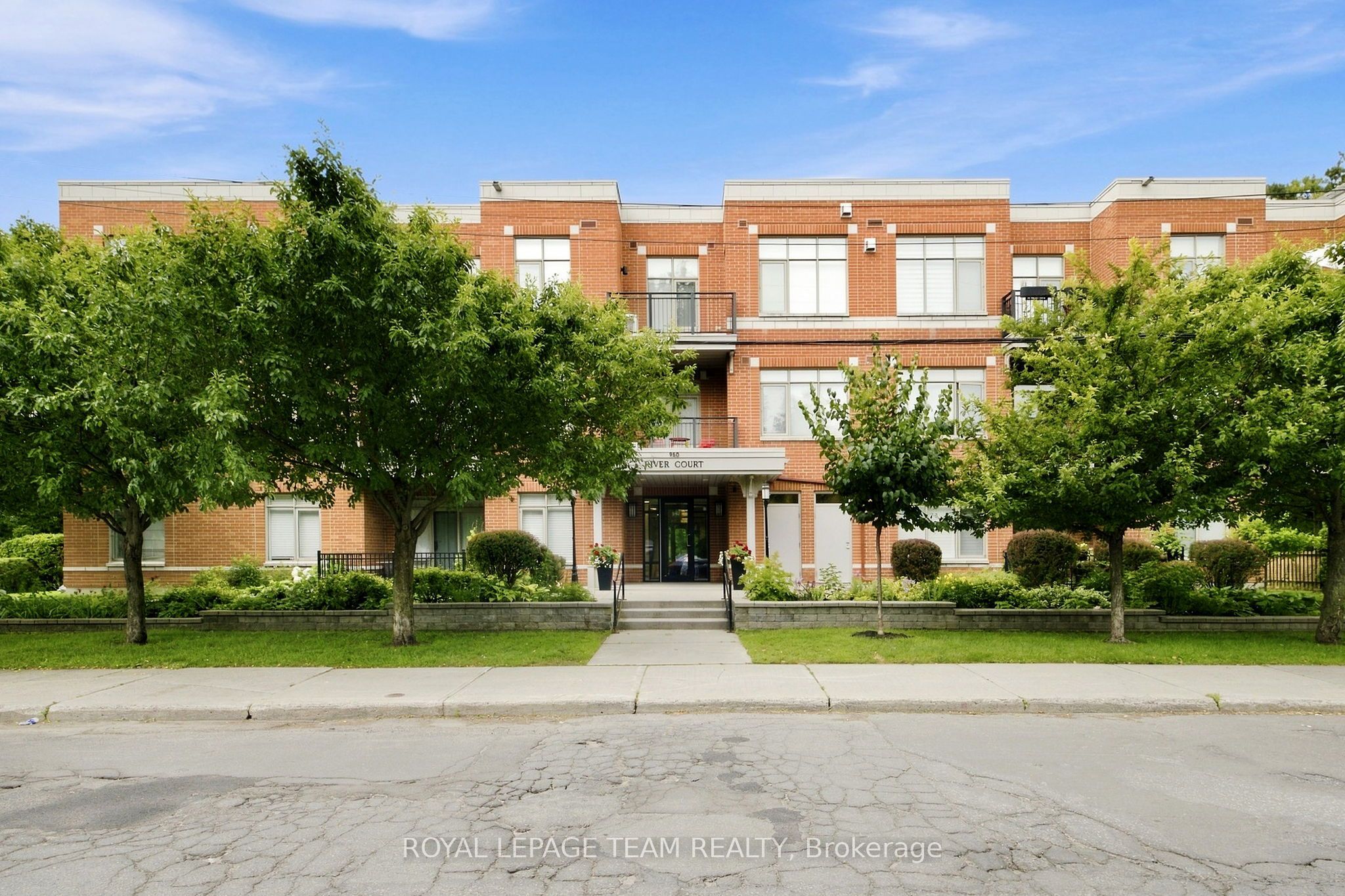 950 Marguerite Avenue 212, Overbrook - Castleheights and Area, ON K1K 3T8 photo 2
