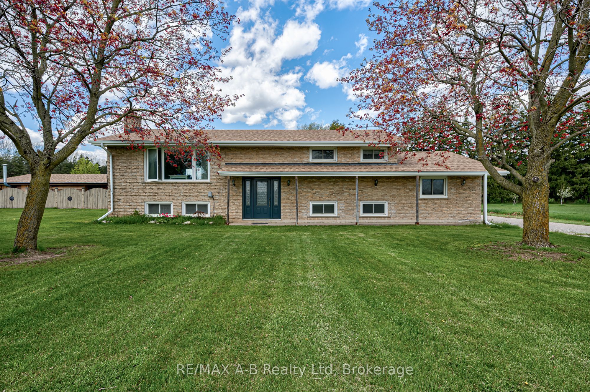 1241 - 1247 Colborne Street W, Brantford, ON N3T 5L7 photo 4
