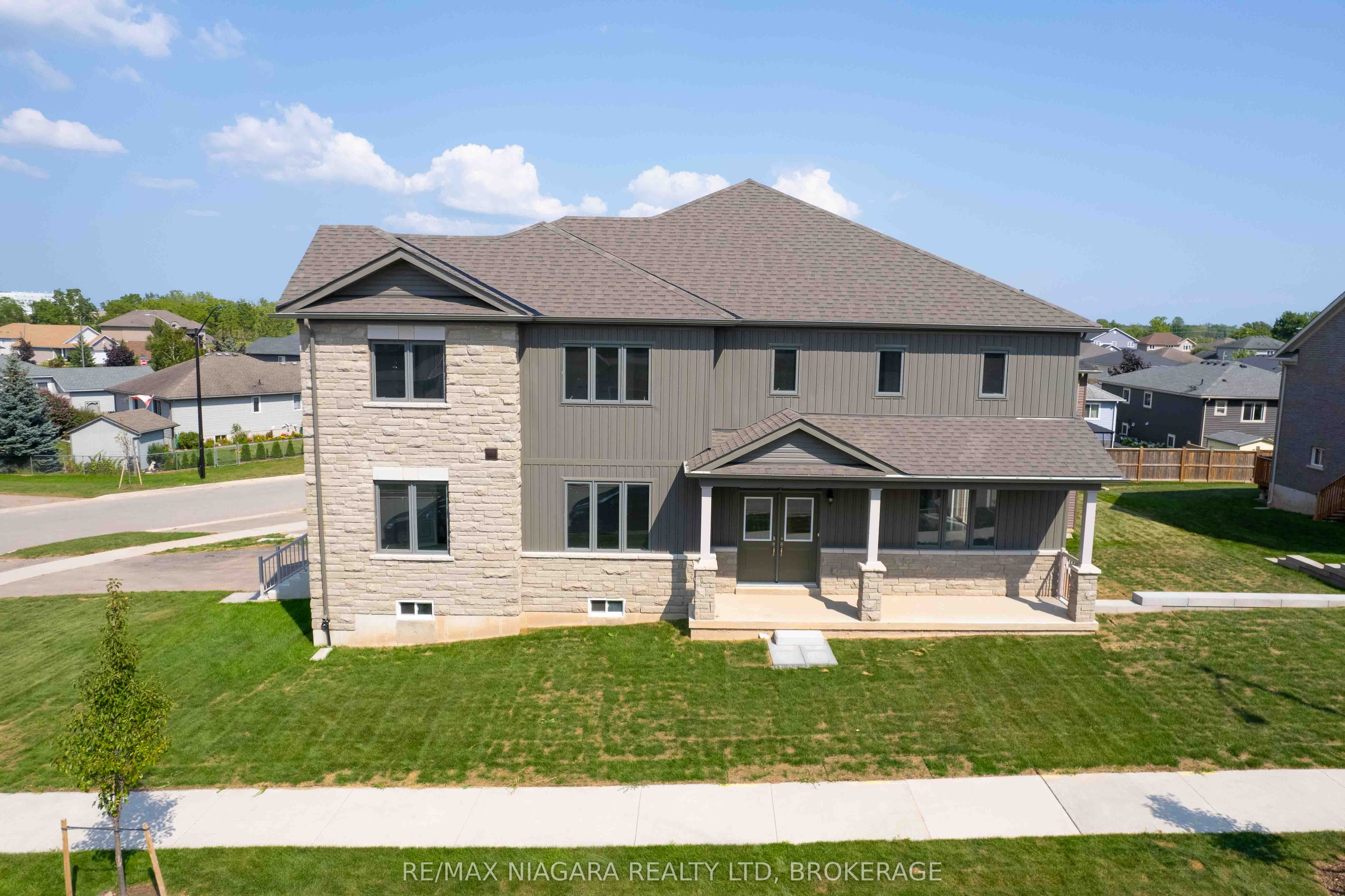 25 ORIOLE Crescent, Port Colborne, ON L3K 6E2 photo 3